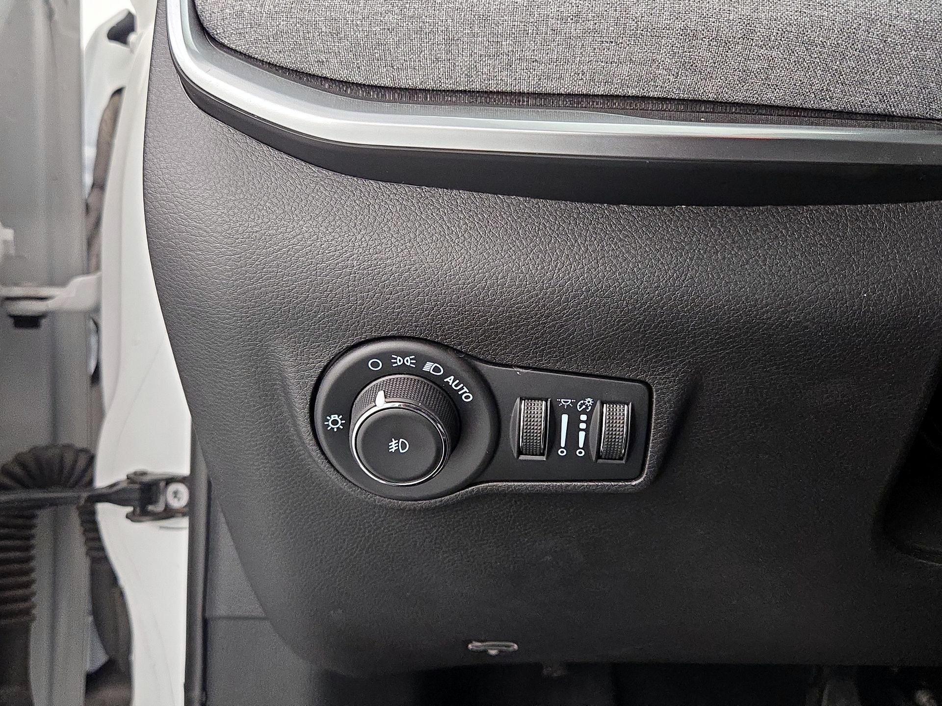Thumbnail: 2023 Jeep Compass - 13