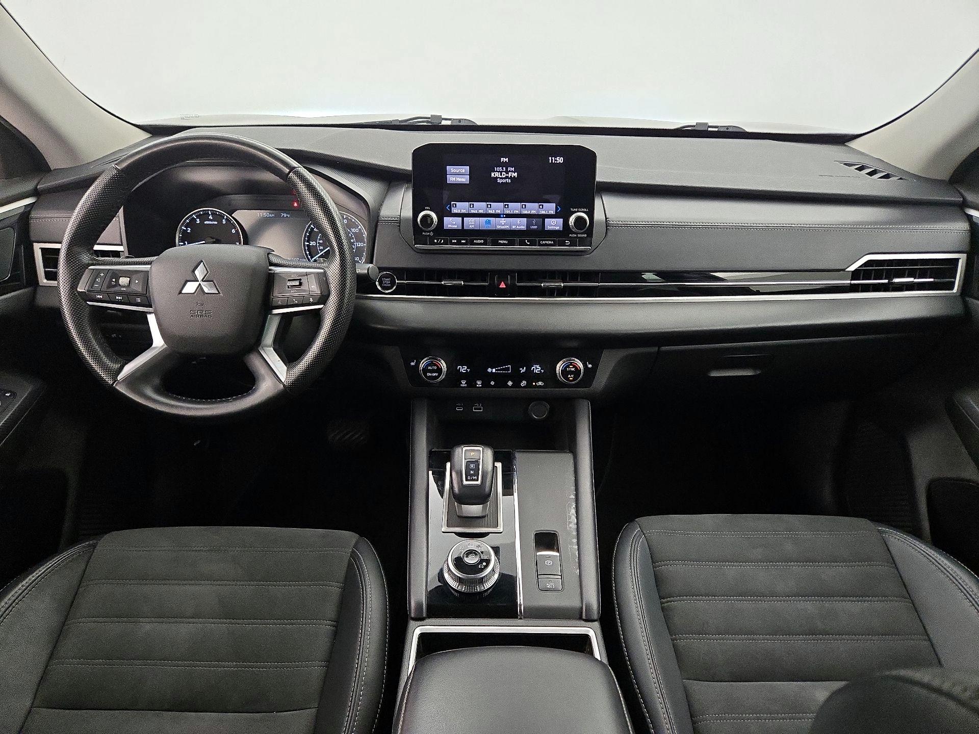 Thumbnail: 2023 Mitsubishi Outlander - 9