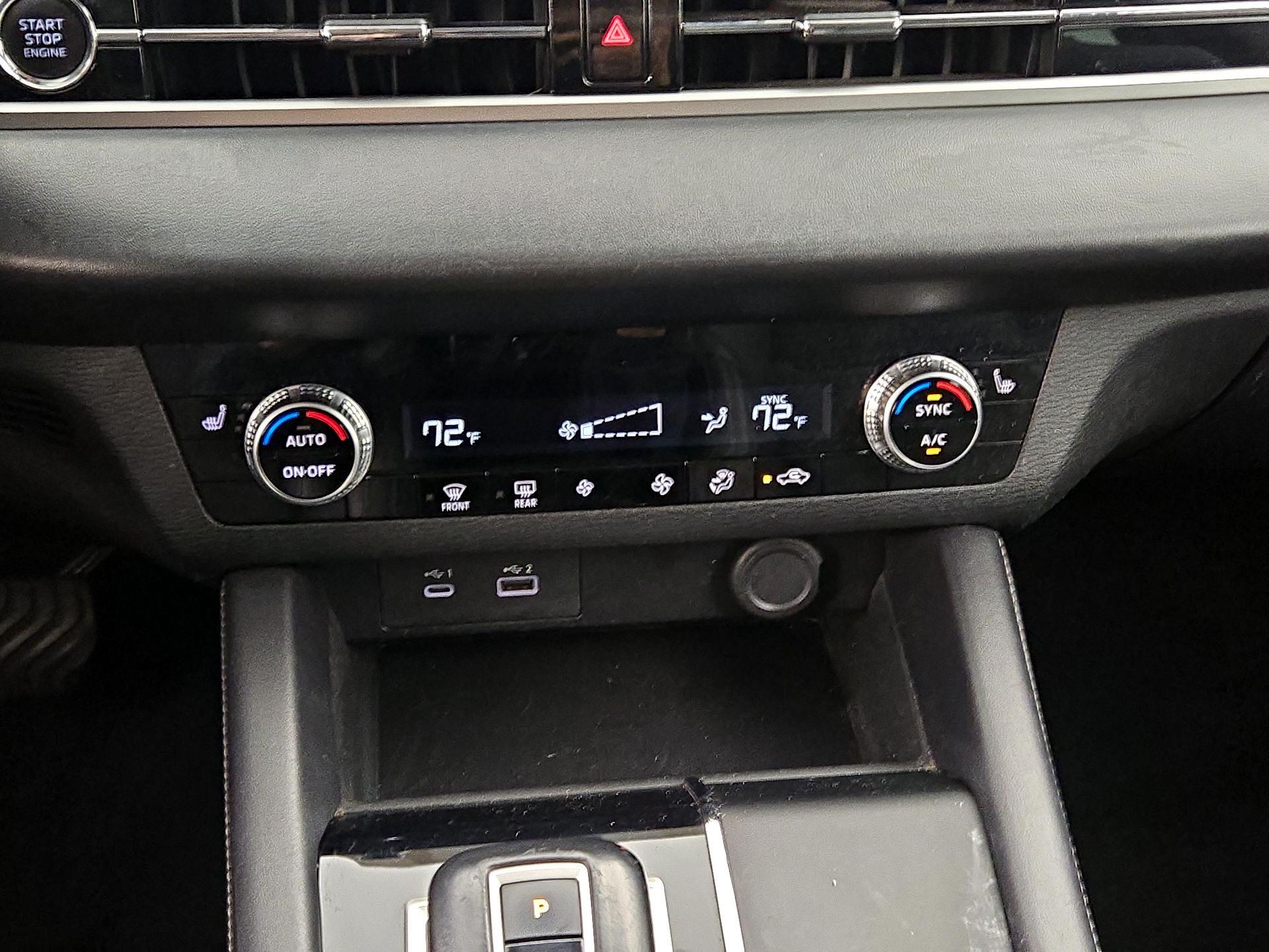 Thumbnail: 2023 Mitsubishi Outlander - 16