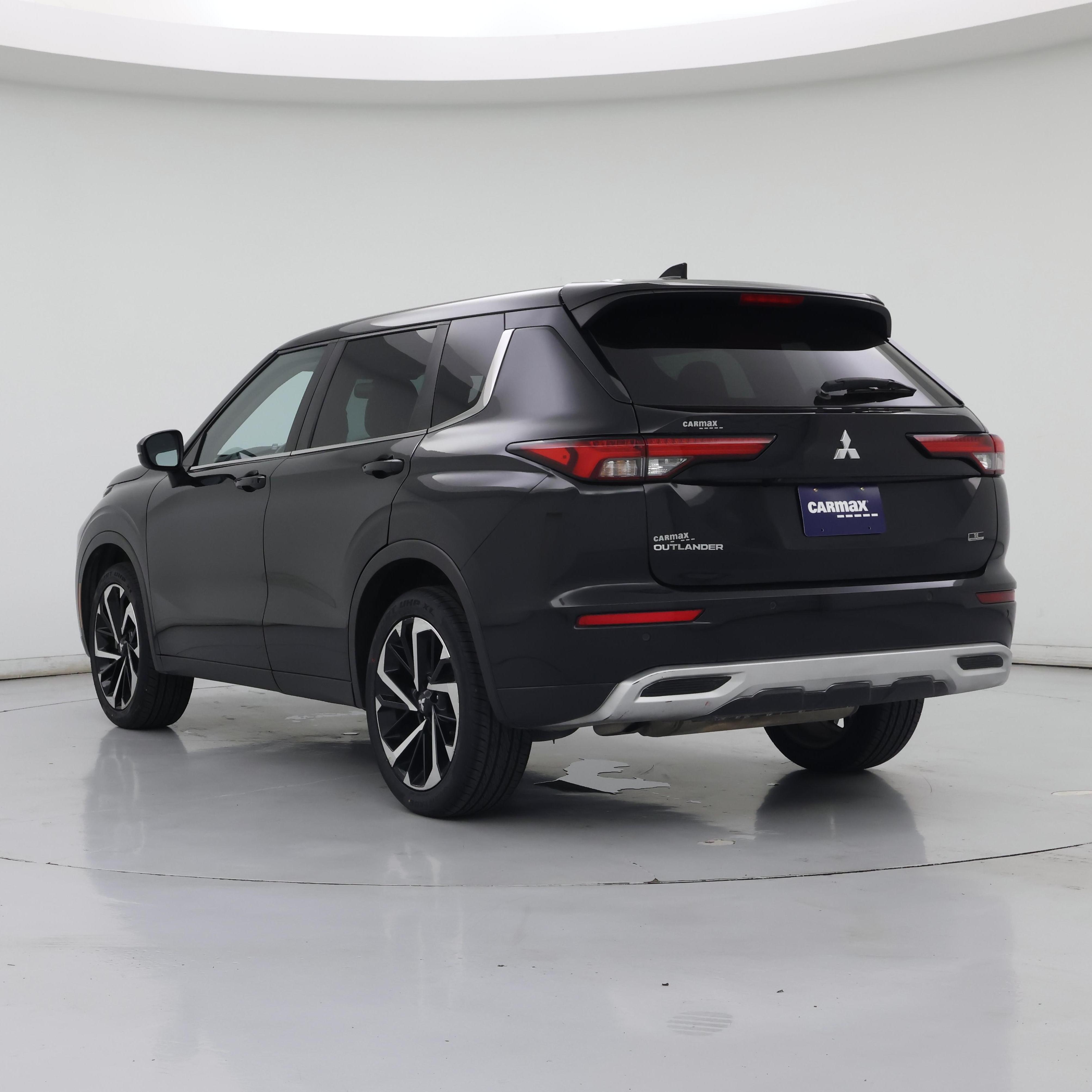 Thumbnail: 2023 Mitsubishi Outlander - 2