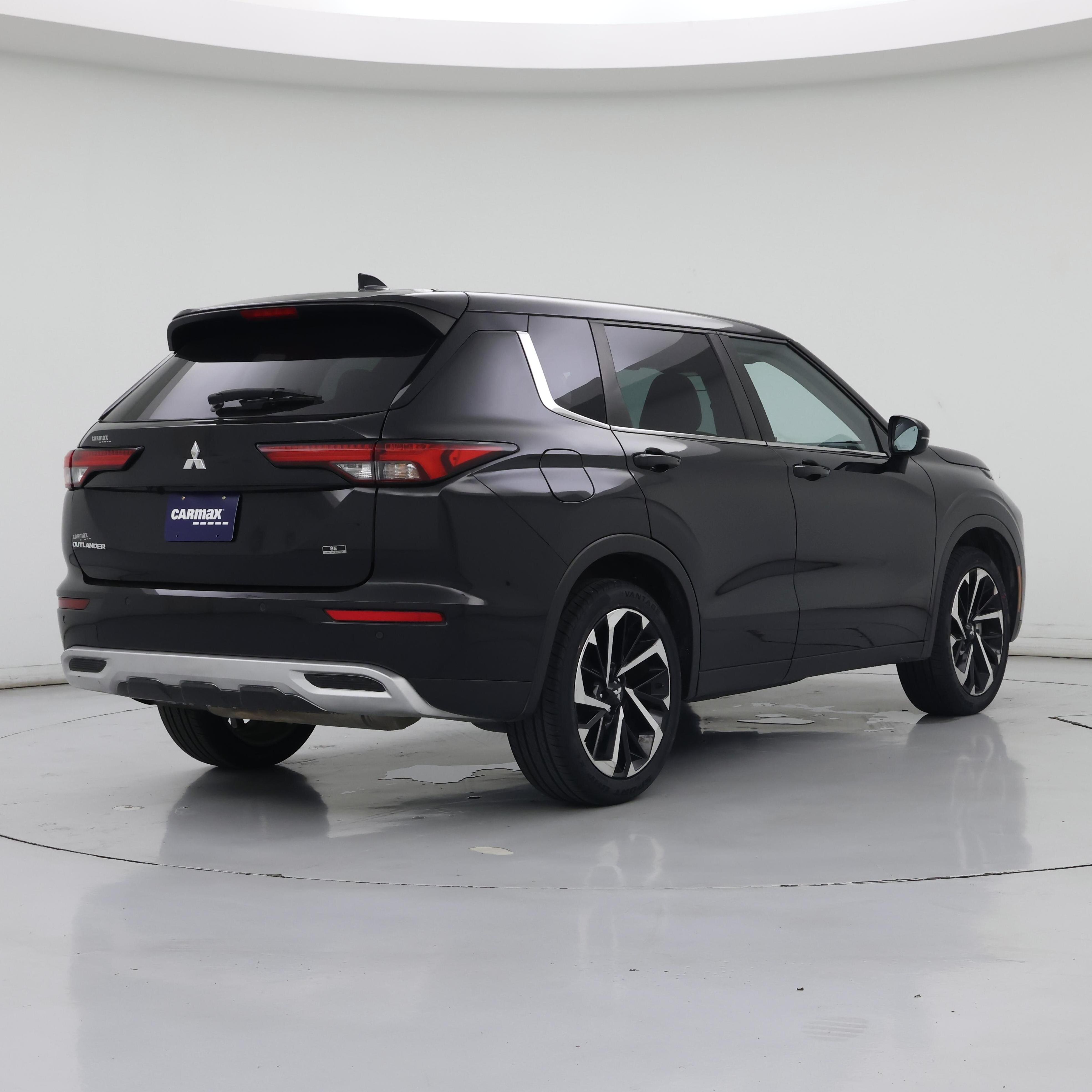 Thumbnail: 2023 Mitsubishi Outlander - 8