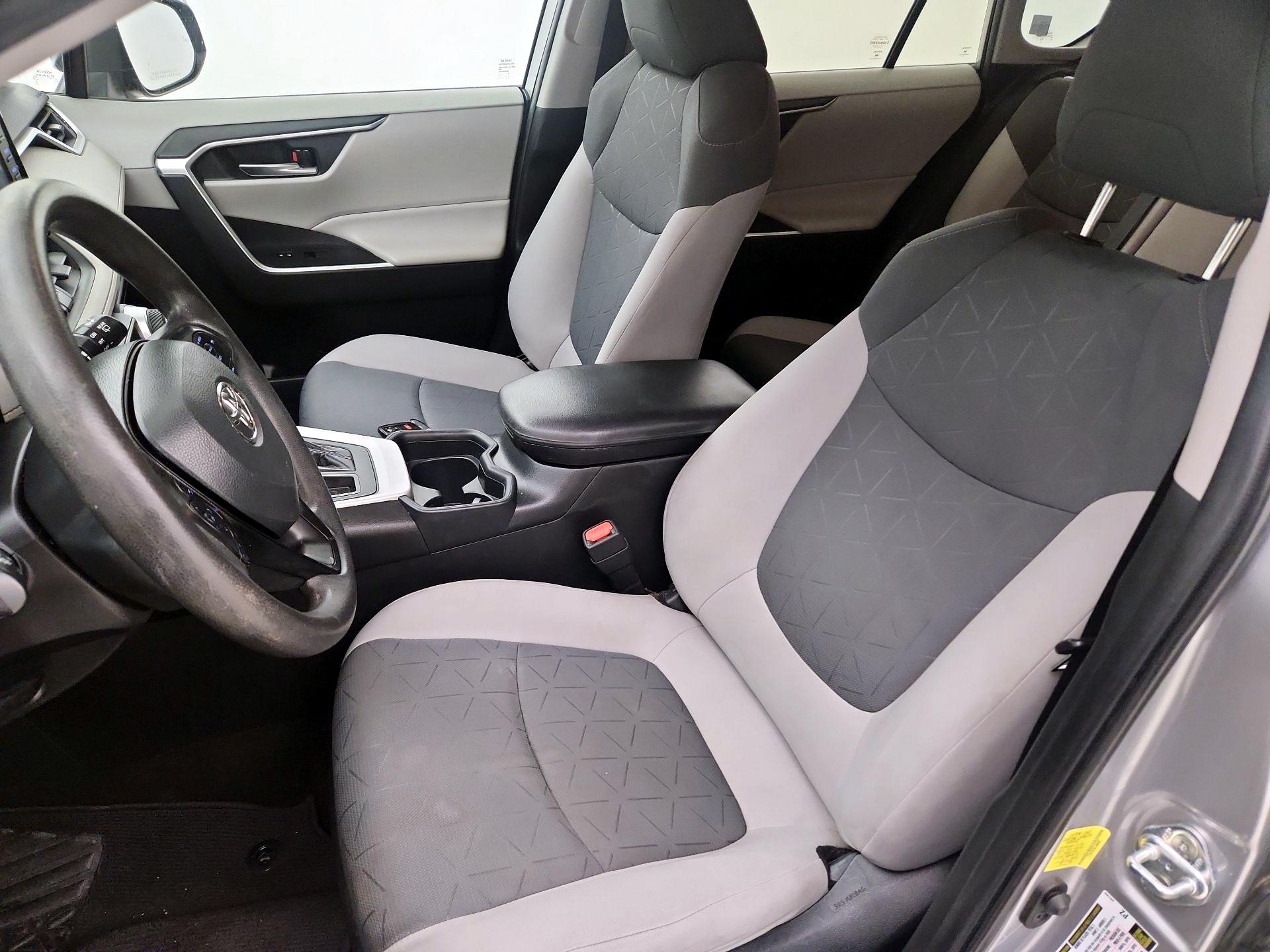 Thumbnail: 2020 Toyota RAV4 - 11