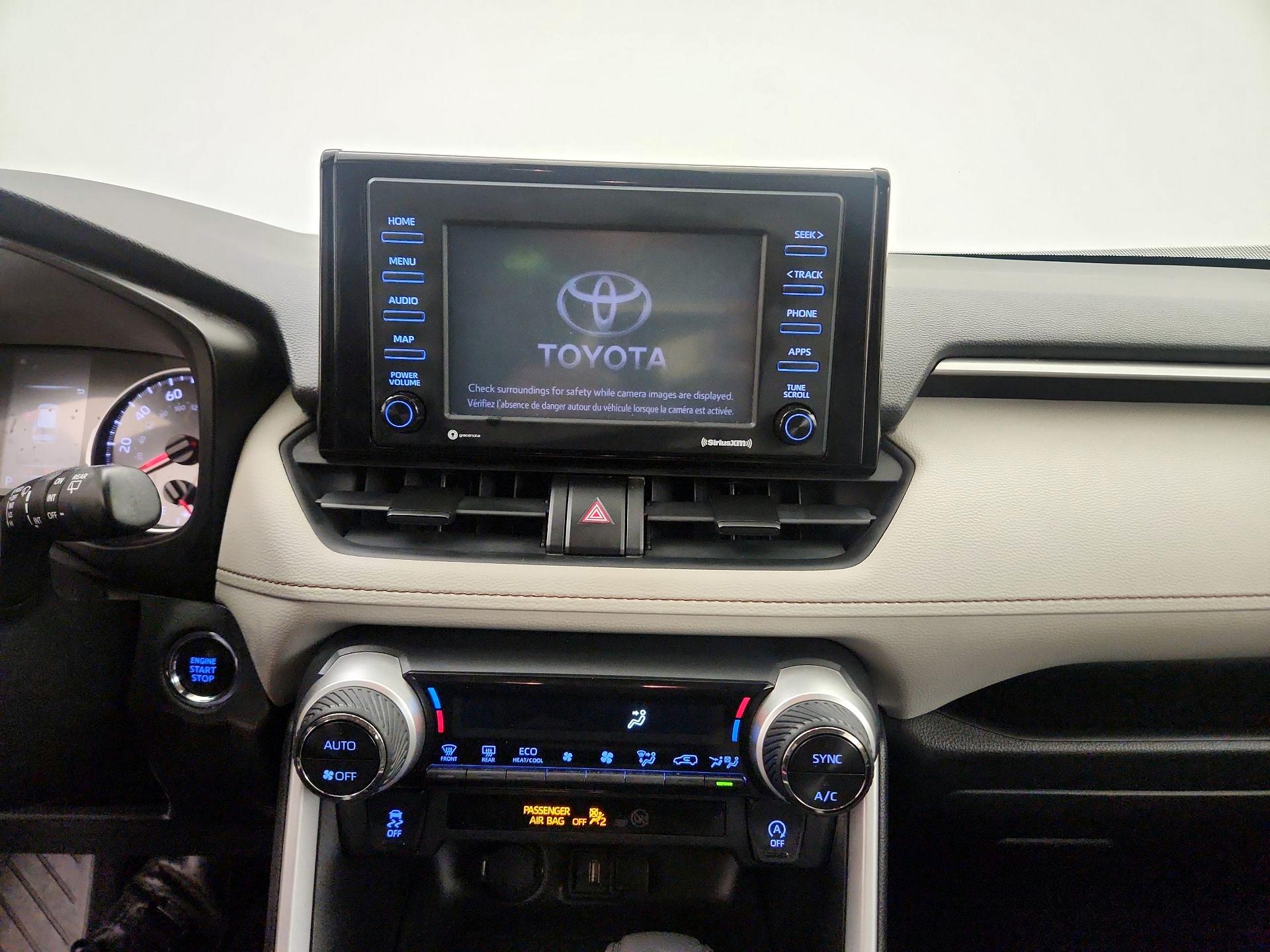 Thumbnail: 2020 Toyota RAV4 - 16