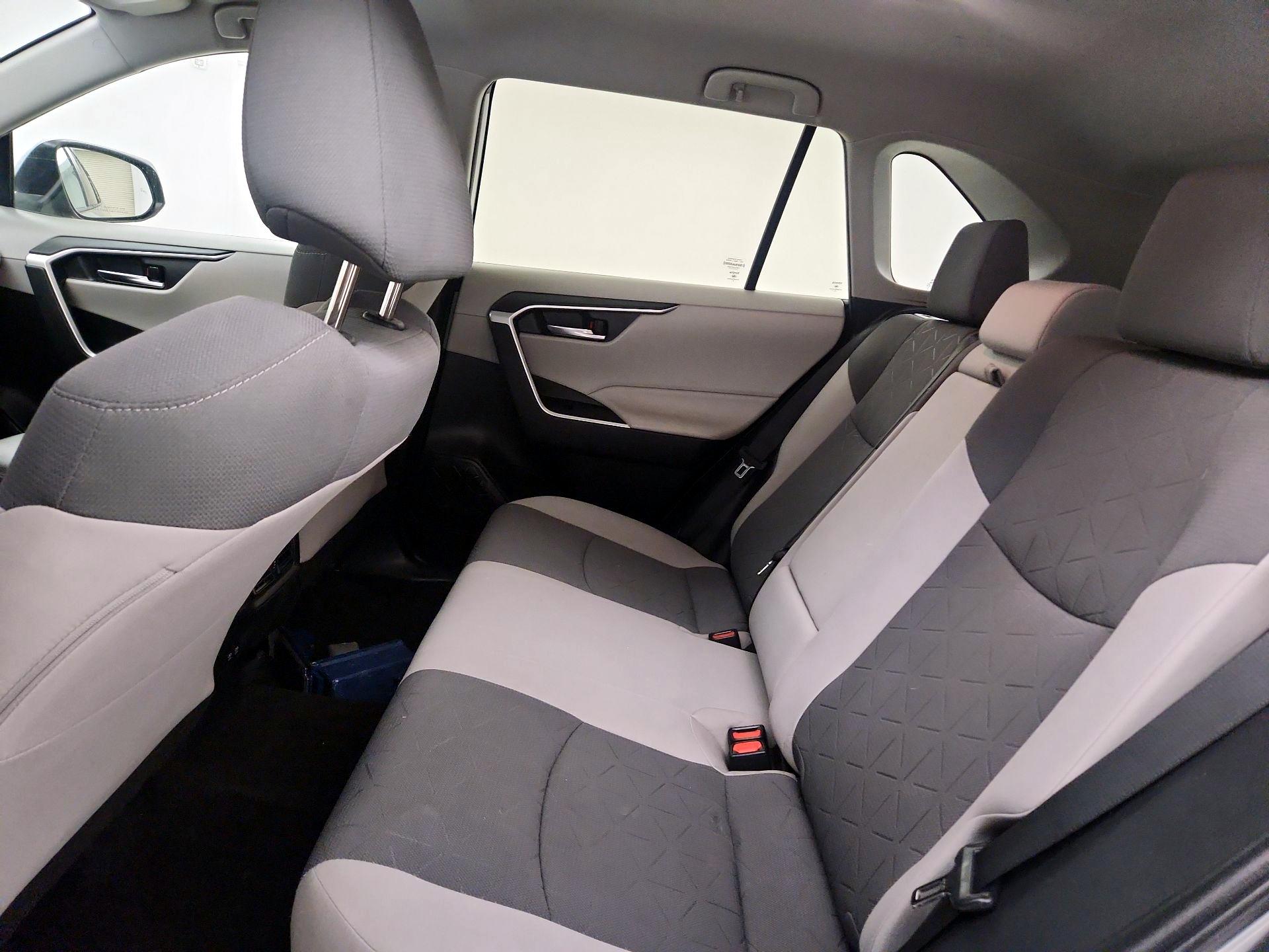 Thumbnail: 2020 Toyota RAV4 - 19