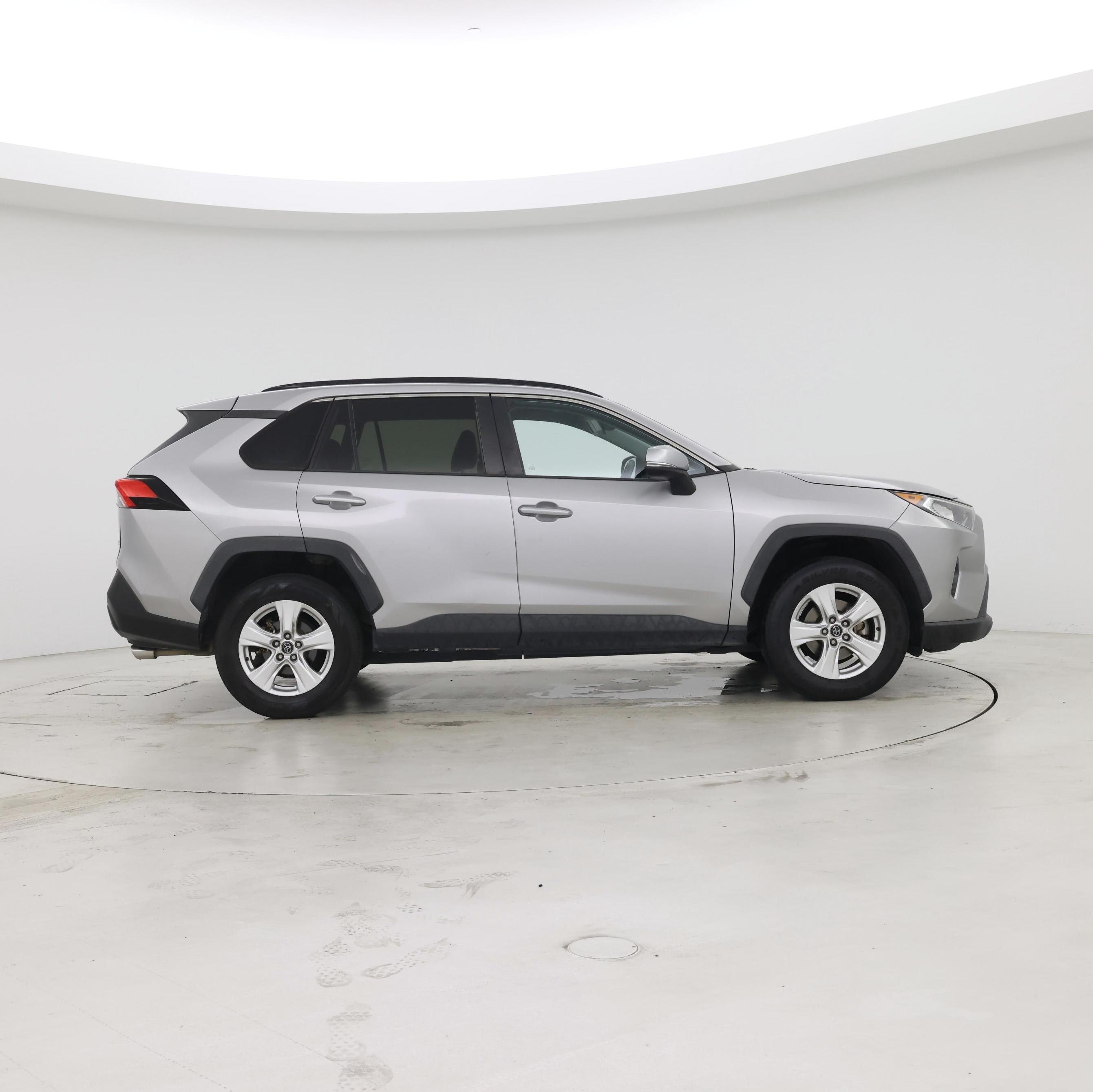 Thumbnail: 2020 Toyota RAV4 - 7