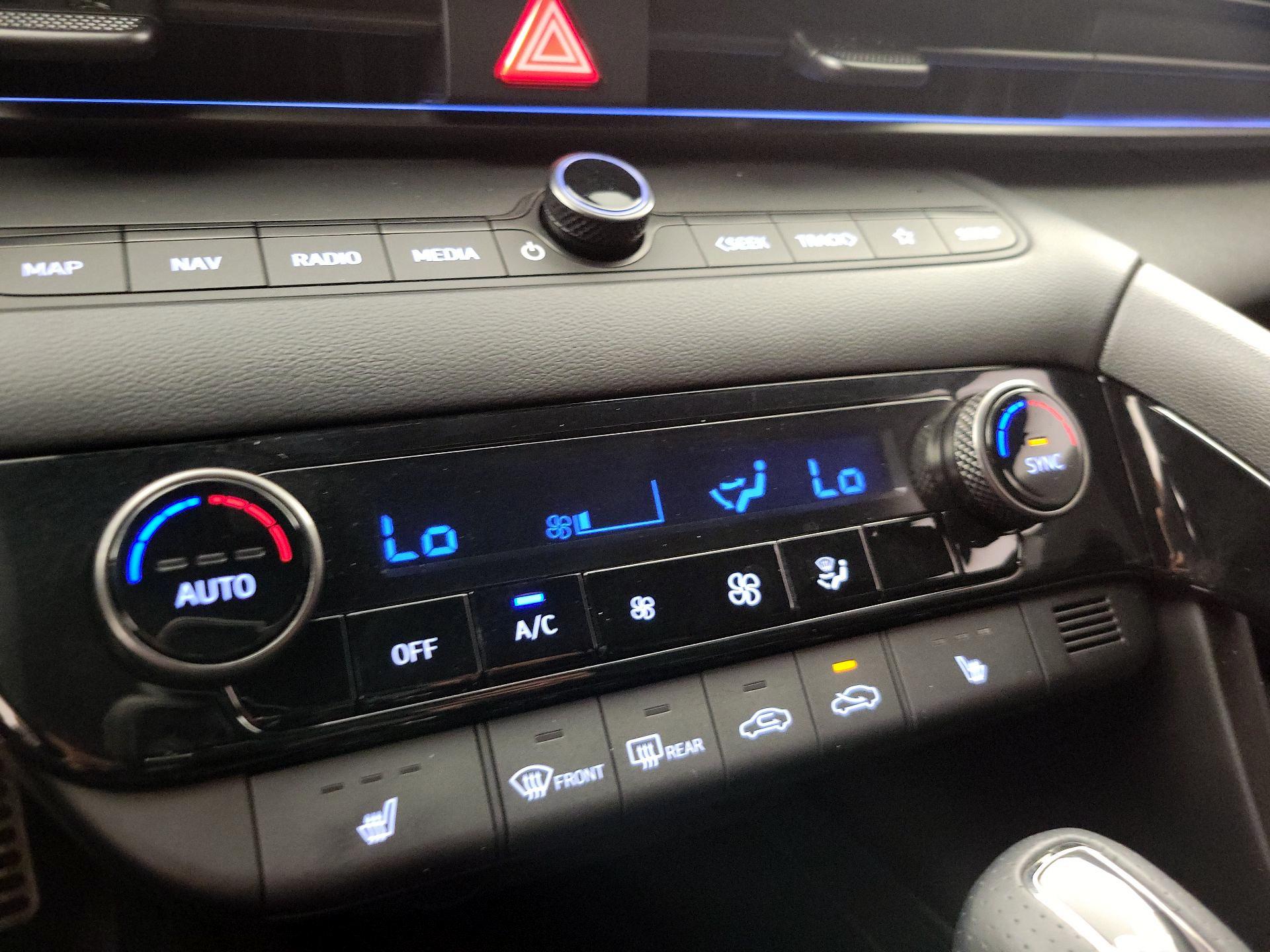 Thumbnail: 2025 Hyundai Elantra - 17