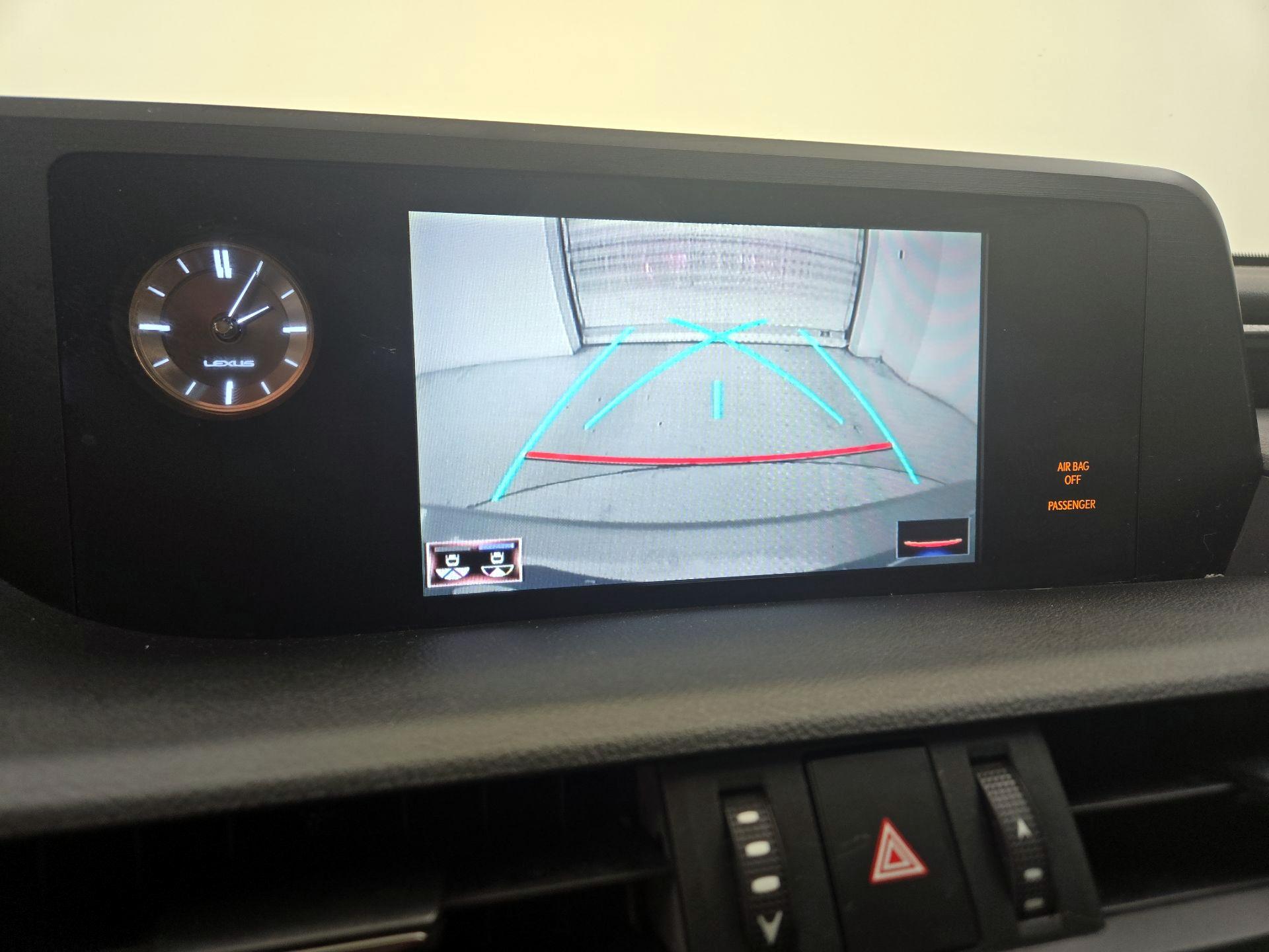 Thumbnail: 2021 Lexus ES - 13