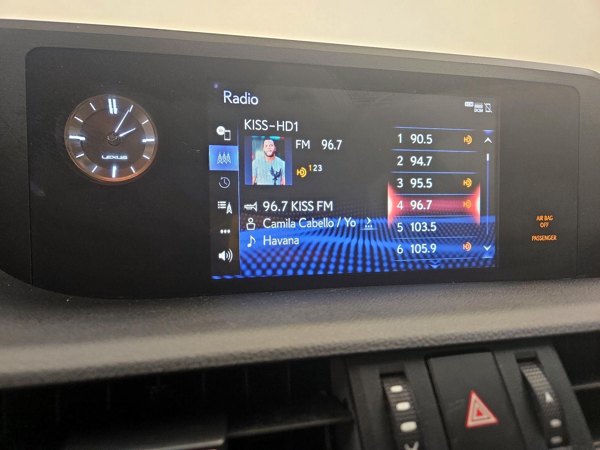 Thumbnail: 2021 Lexus ES - 14