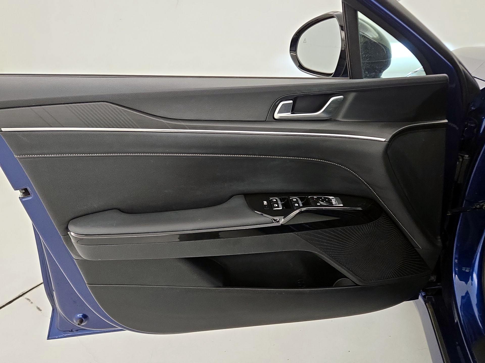 Thumbnail: 2025 Kia K5 - 12