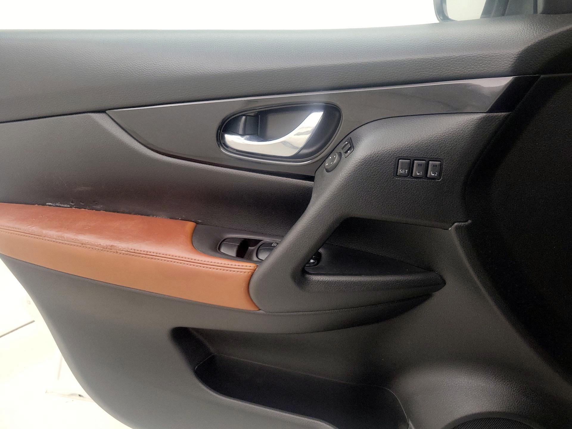 Thumbnail: 2018 Nissan Rogue - 12