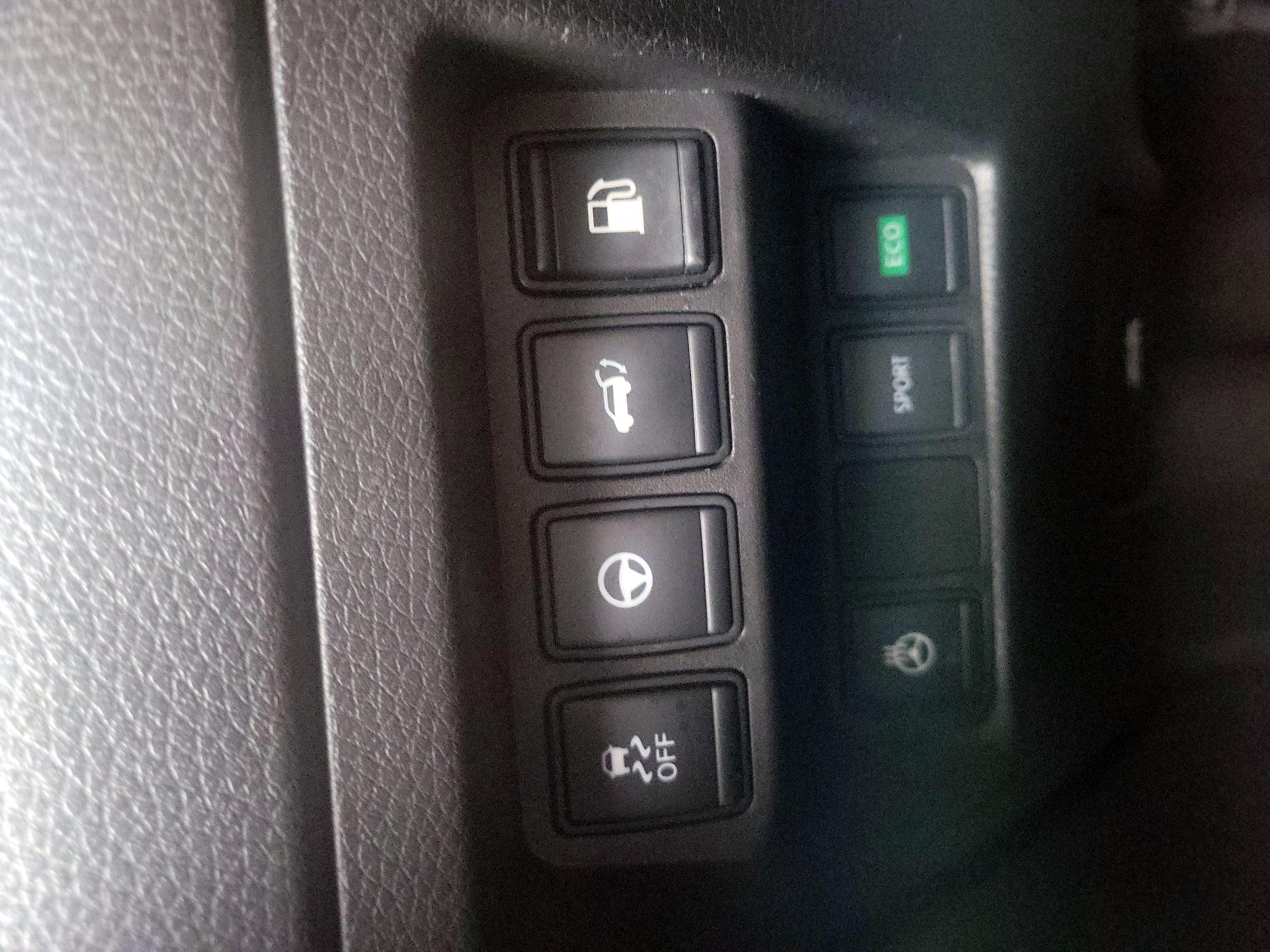 Thumbnail: 2018 Nissan Rogue - 13