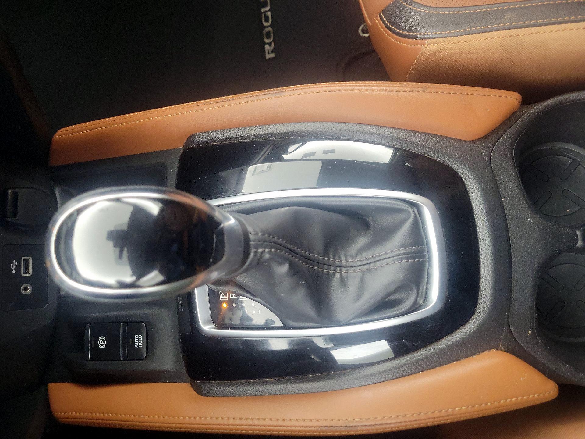 Thumbnail: 2018 Nissan Rogue - 18