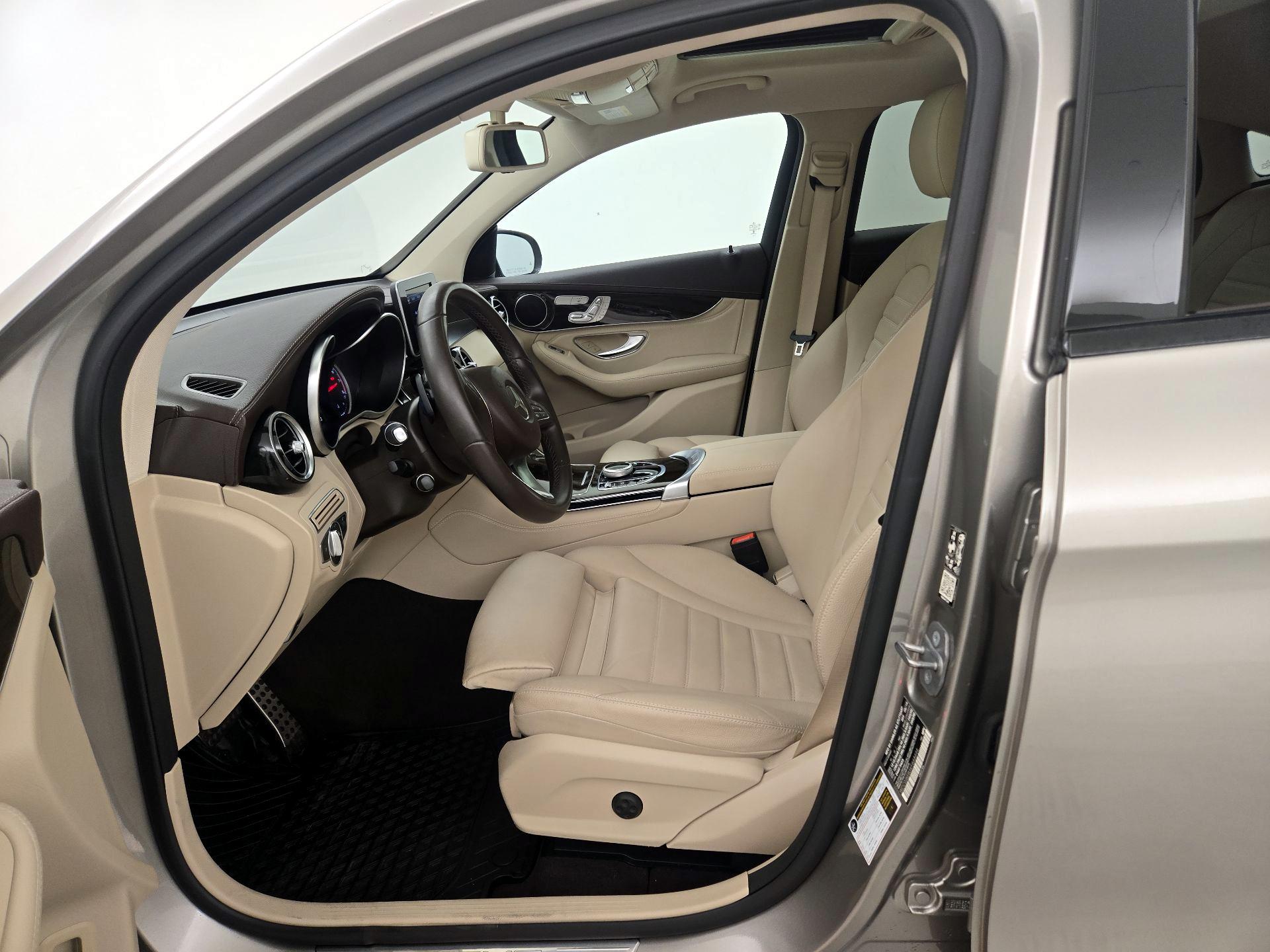 Thumbnail: 2019 Mercedes-Benz GLC - 11