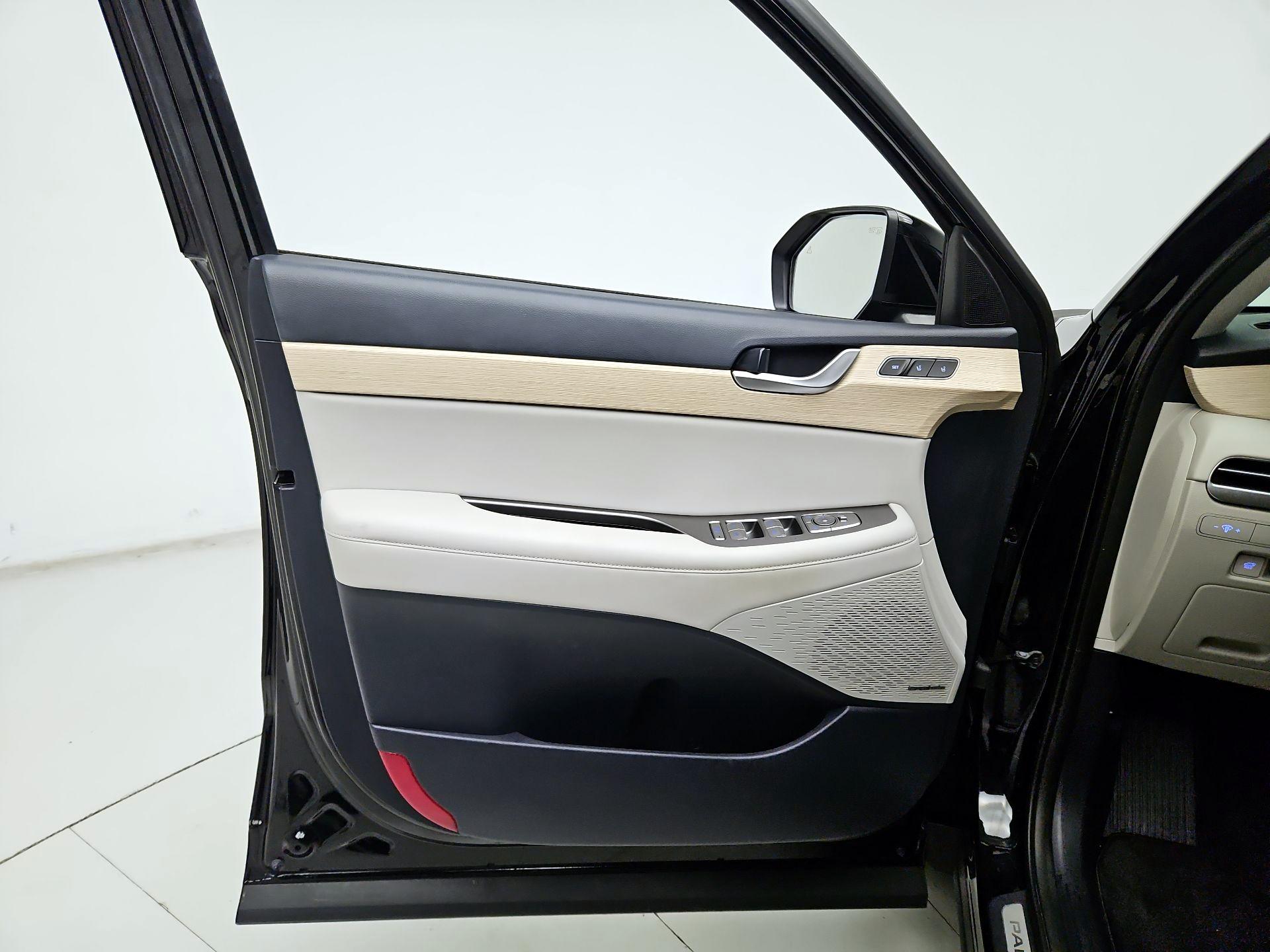 Thumbnail: 2023 Hyundai Palisade - 12