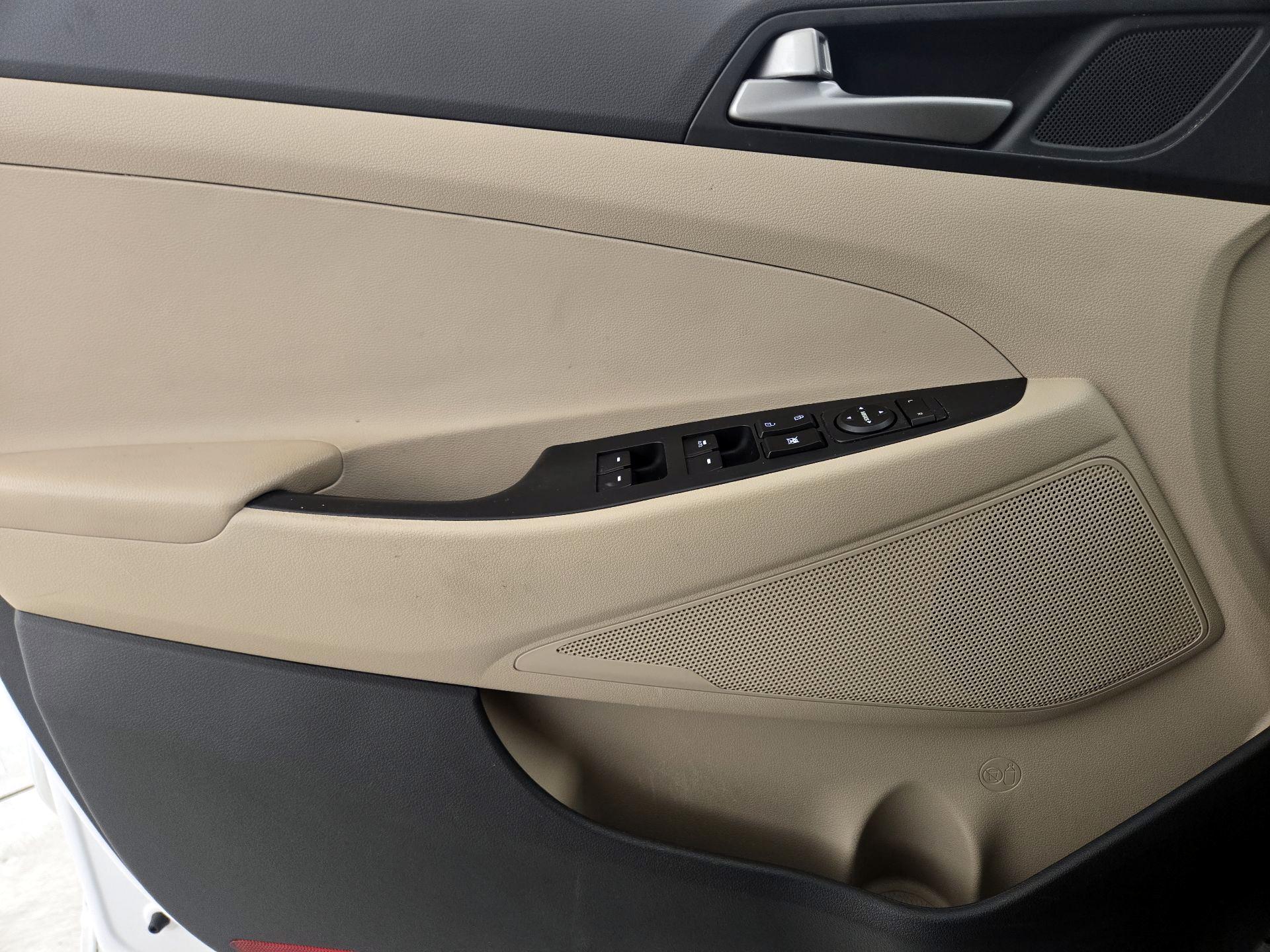 Thumbnail: 2018 Hyundai Tucson - 12