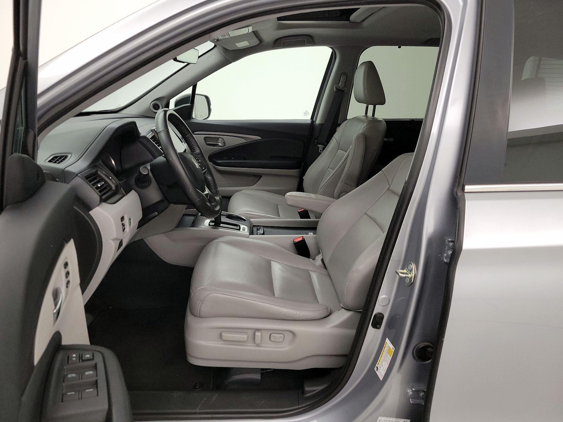 Thumbnail: 2020 Honda Pilot - 11