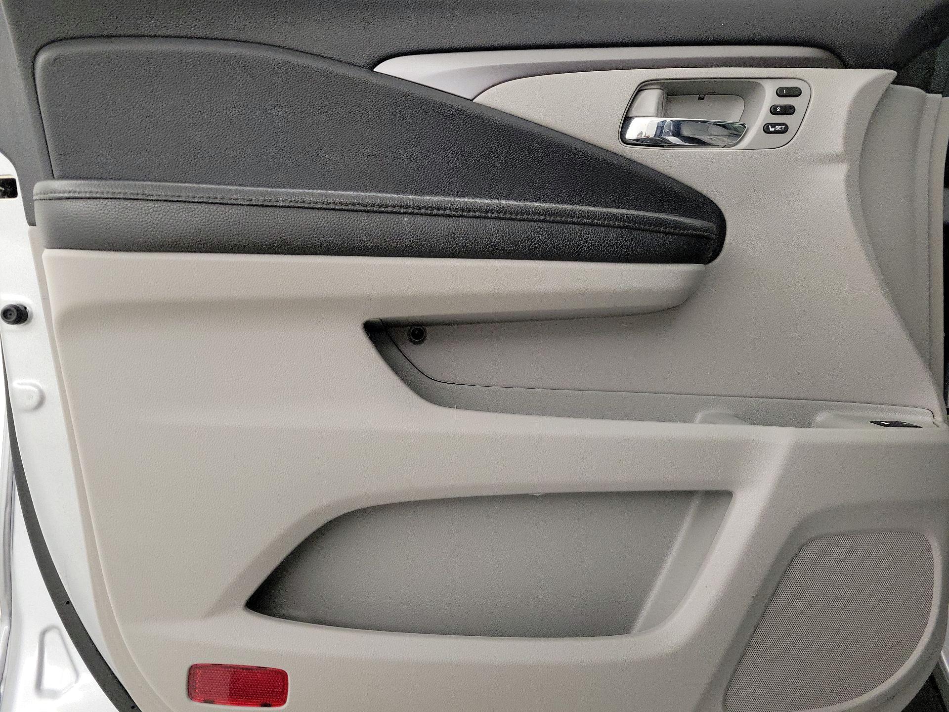 Thumbnail: 2020 Honda Pilot - 12