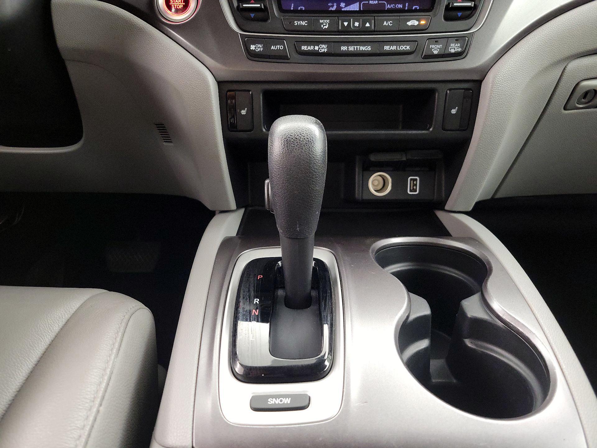 Thumbnail: 2020 Honda Pilot - 17