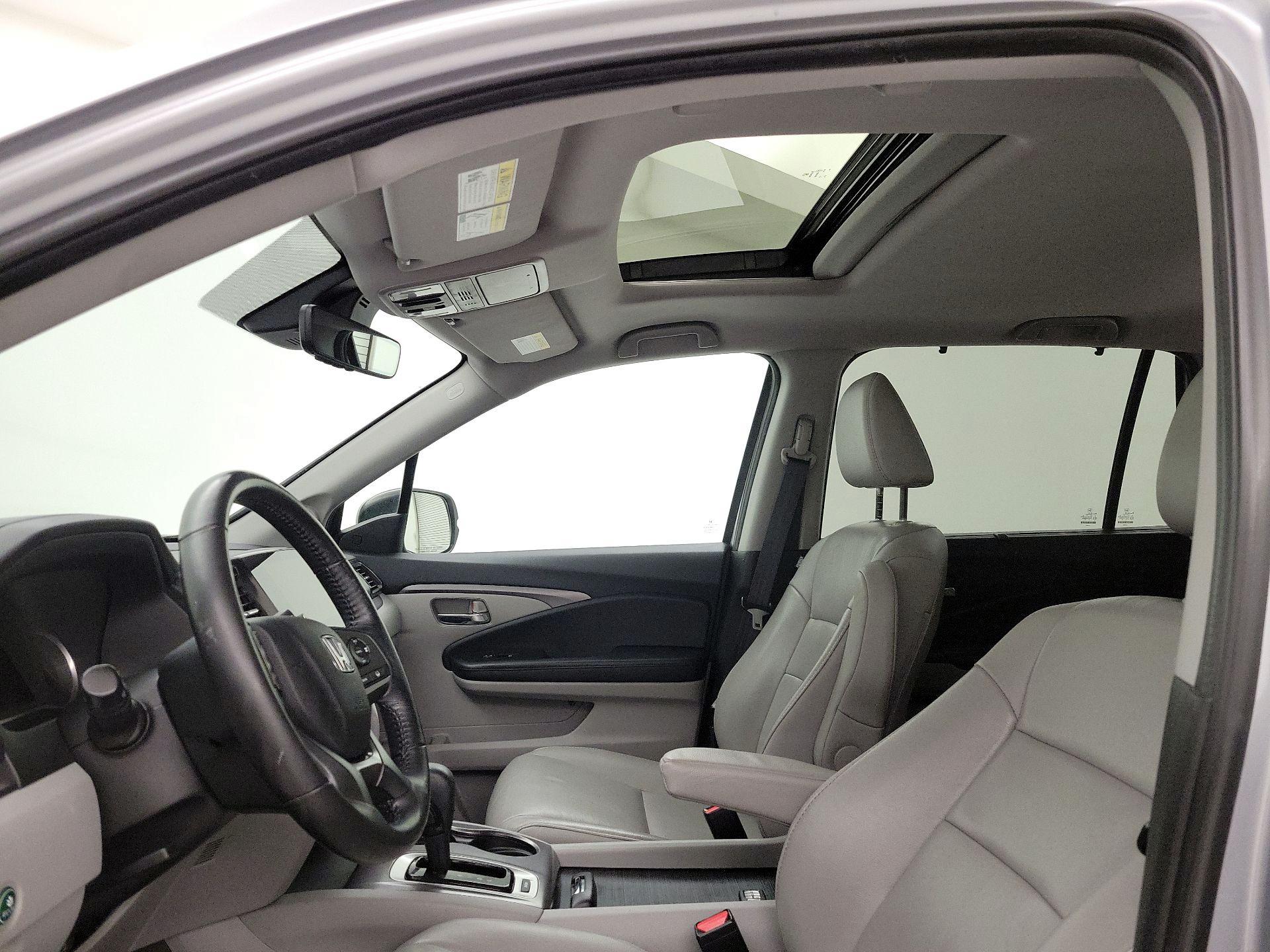 Thumbnail: 2020 Honda Pilot - 19