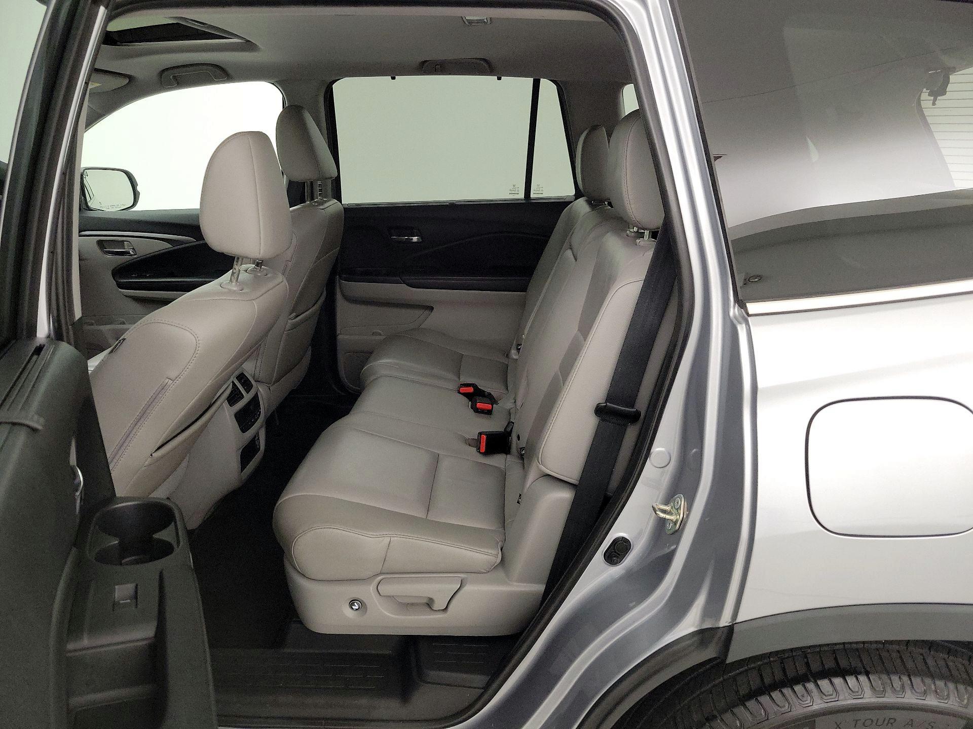 Thumbnail: 2020 Honda Pilot - 20