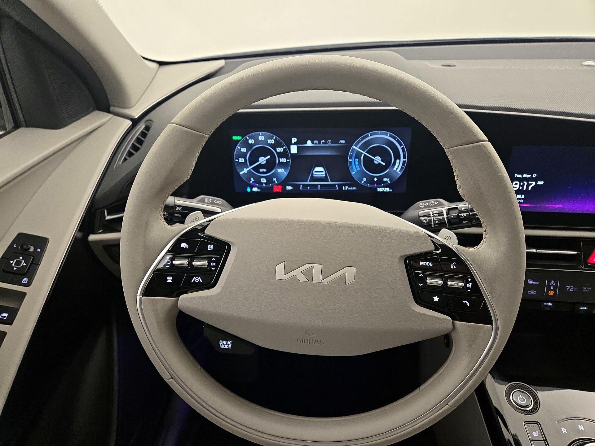 Thumbnail: 2023 Kia Niro - 10
