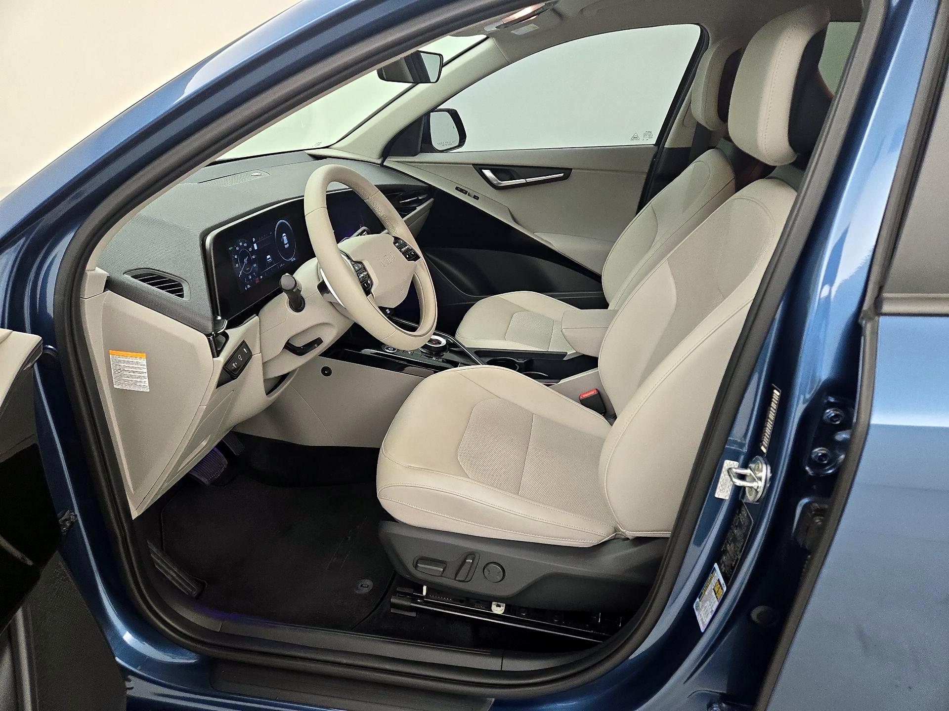 Thumbnail: 2023 Kia Niro - 11