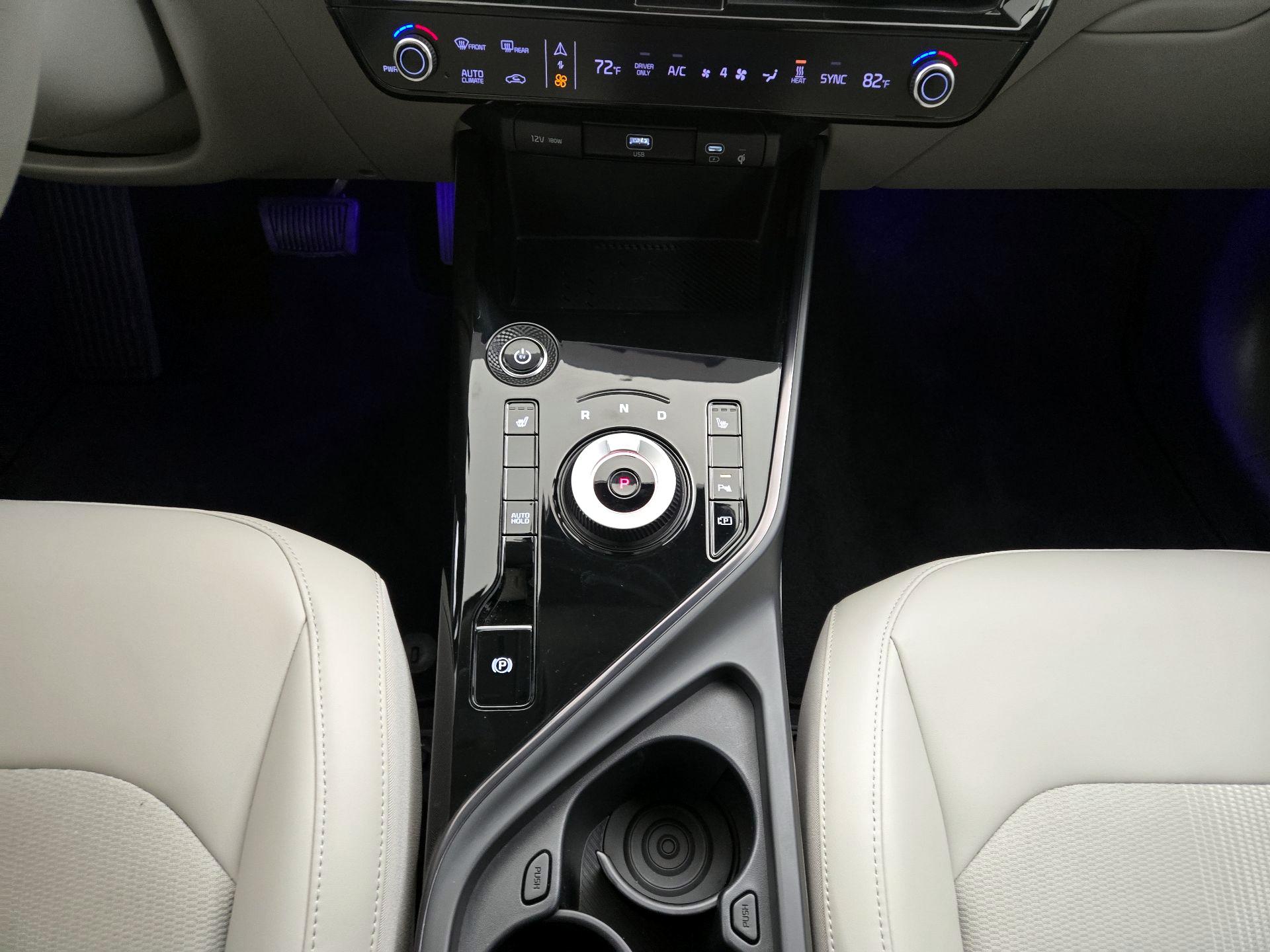 Thumbnail: 2023 Kia Niro - 18