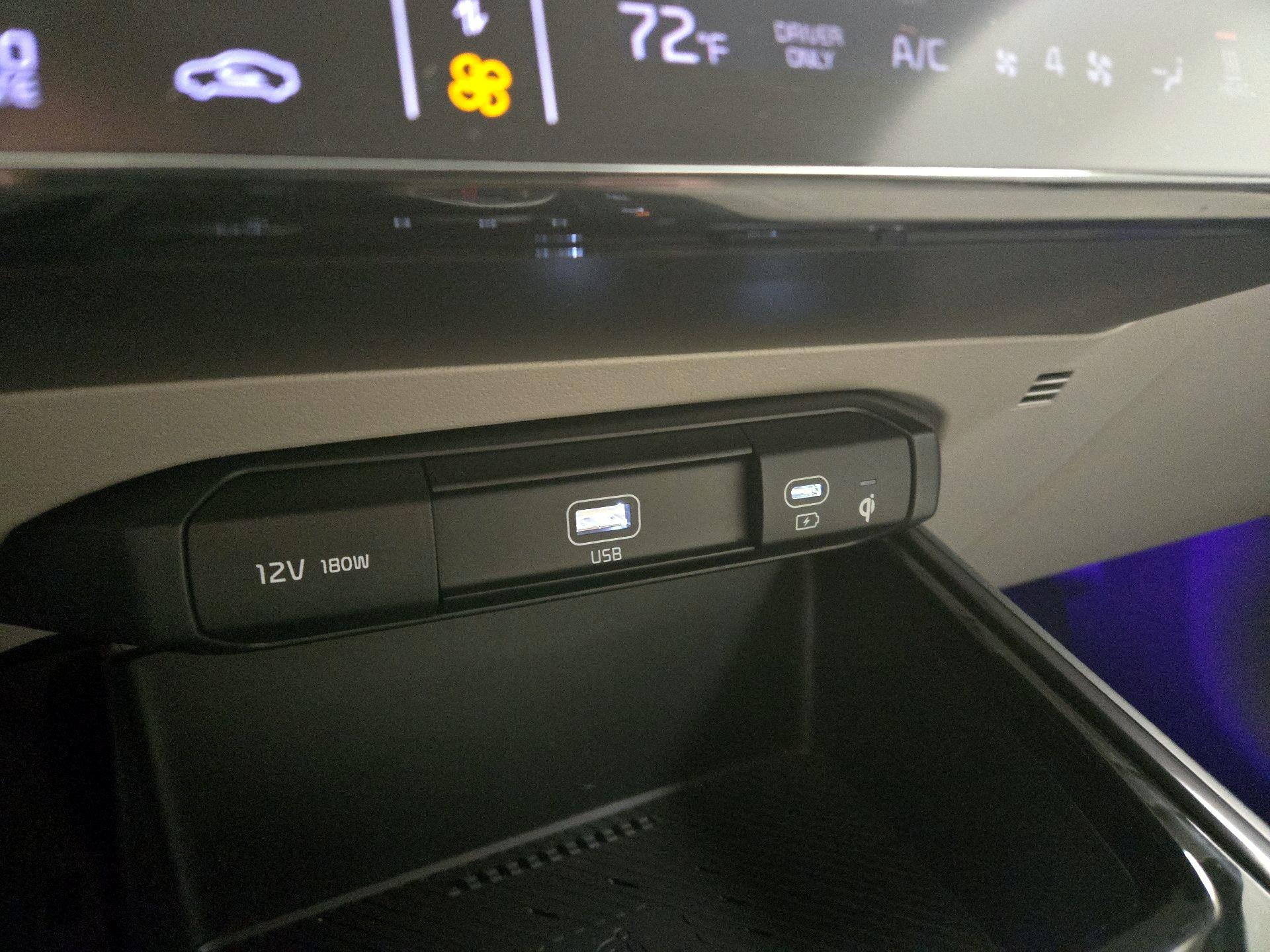 Thumbnail: 2023 Kia Niro - 19