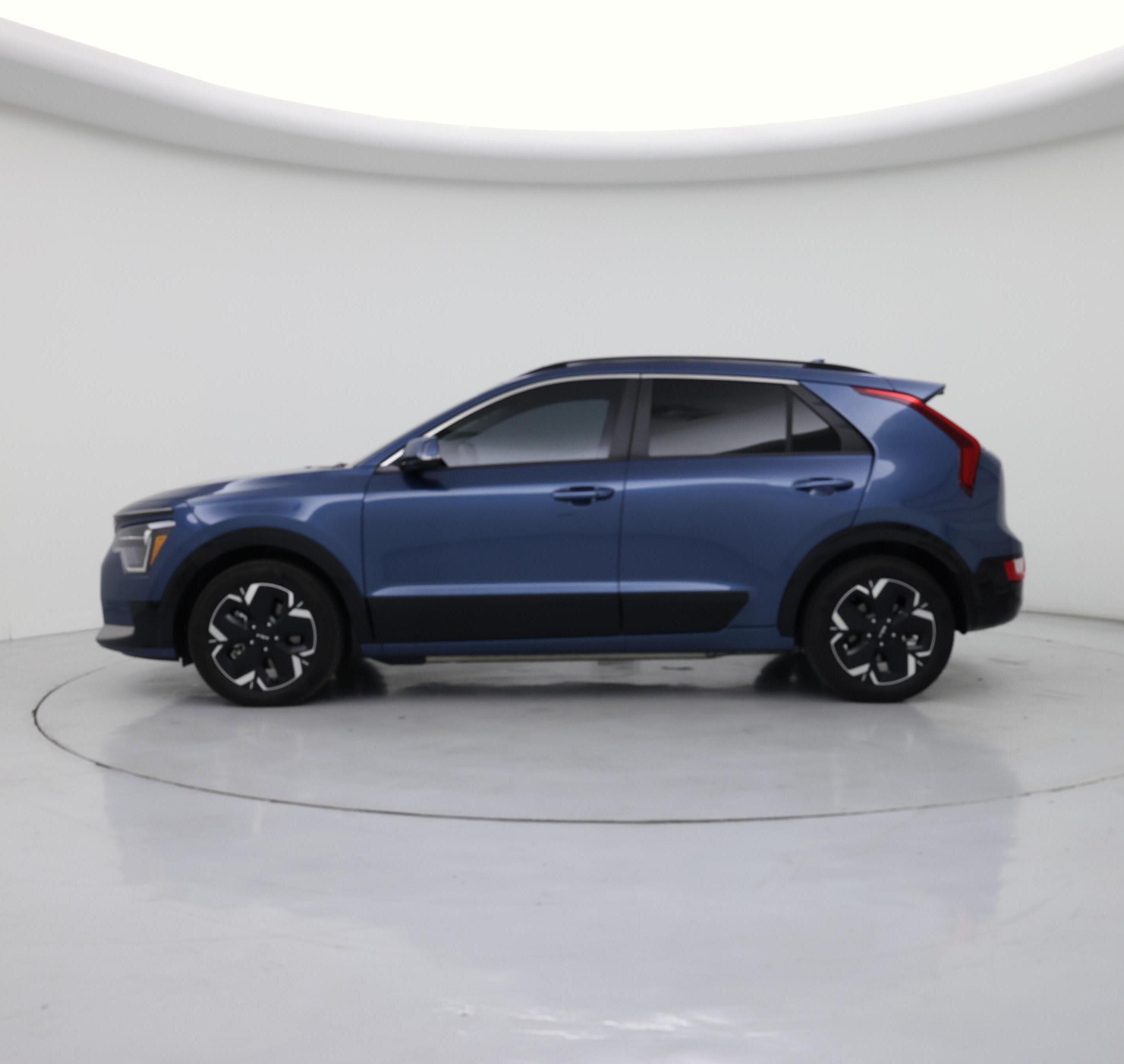 Thumbnail: 2023 Kia Niro - 3