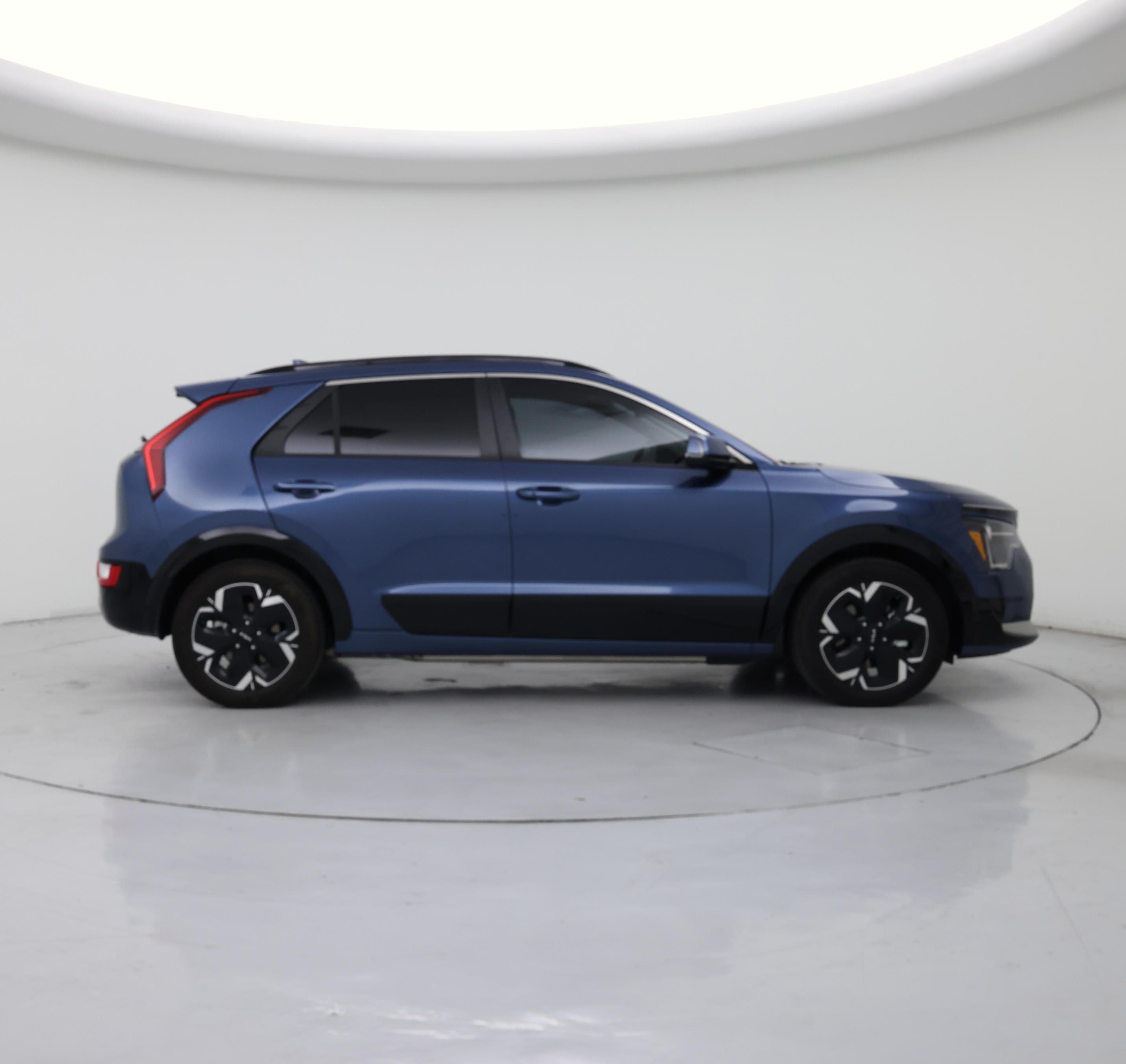 Thumbnail: 2023 Kia Niro - 7