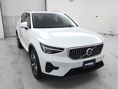 2023 Volvo XC40 B5 Plus Bright Theme