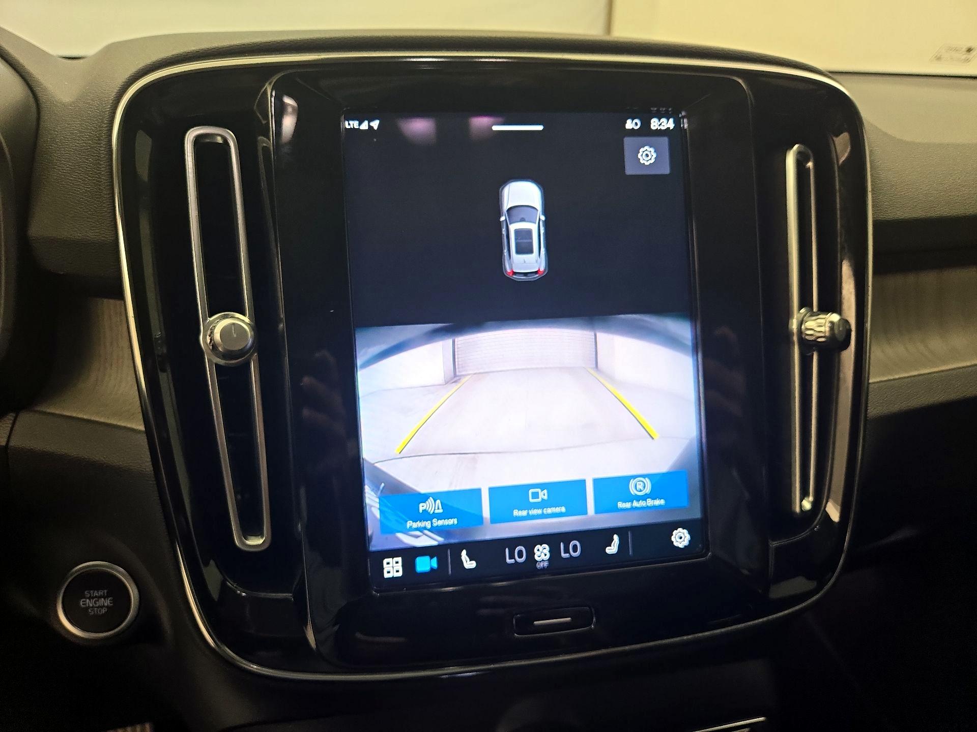 Thumbnail: 2023 Volvo XC40 - 13