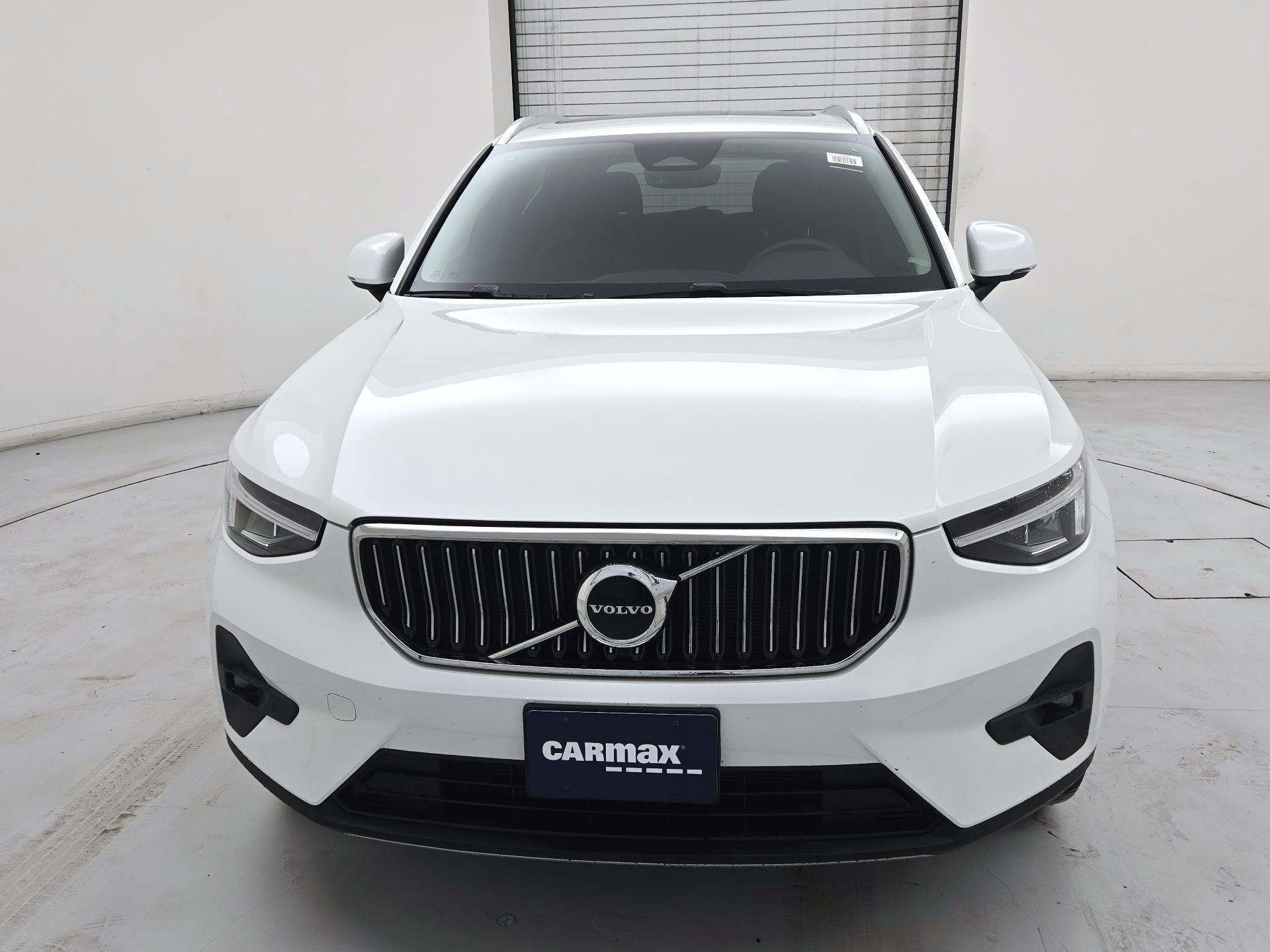 Thumbnail: 2023 Volvo XC40 - 2