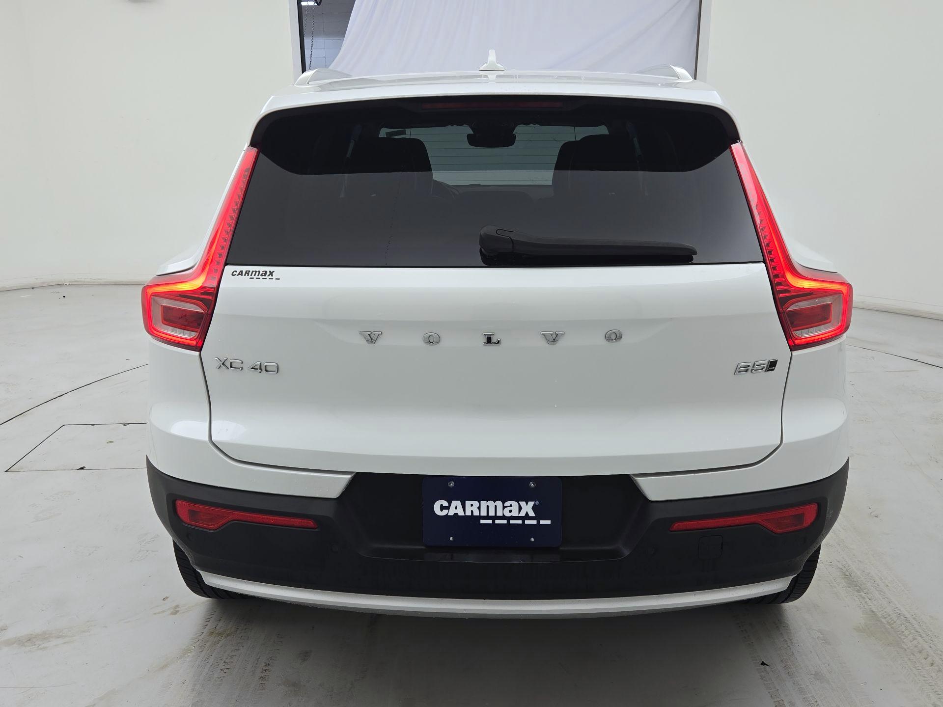 Thumbnail: 2023 Volvo XC40 - 6