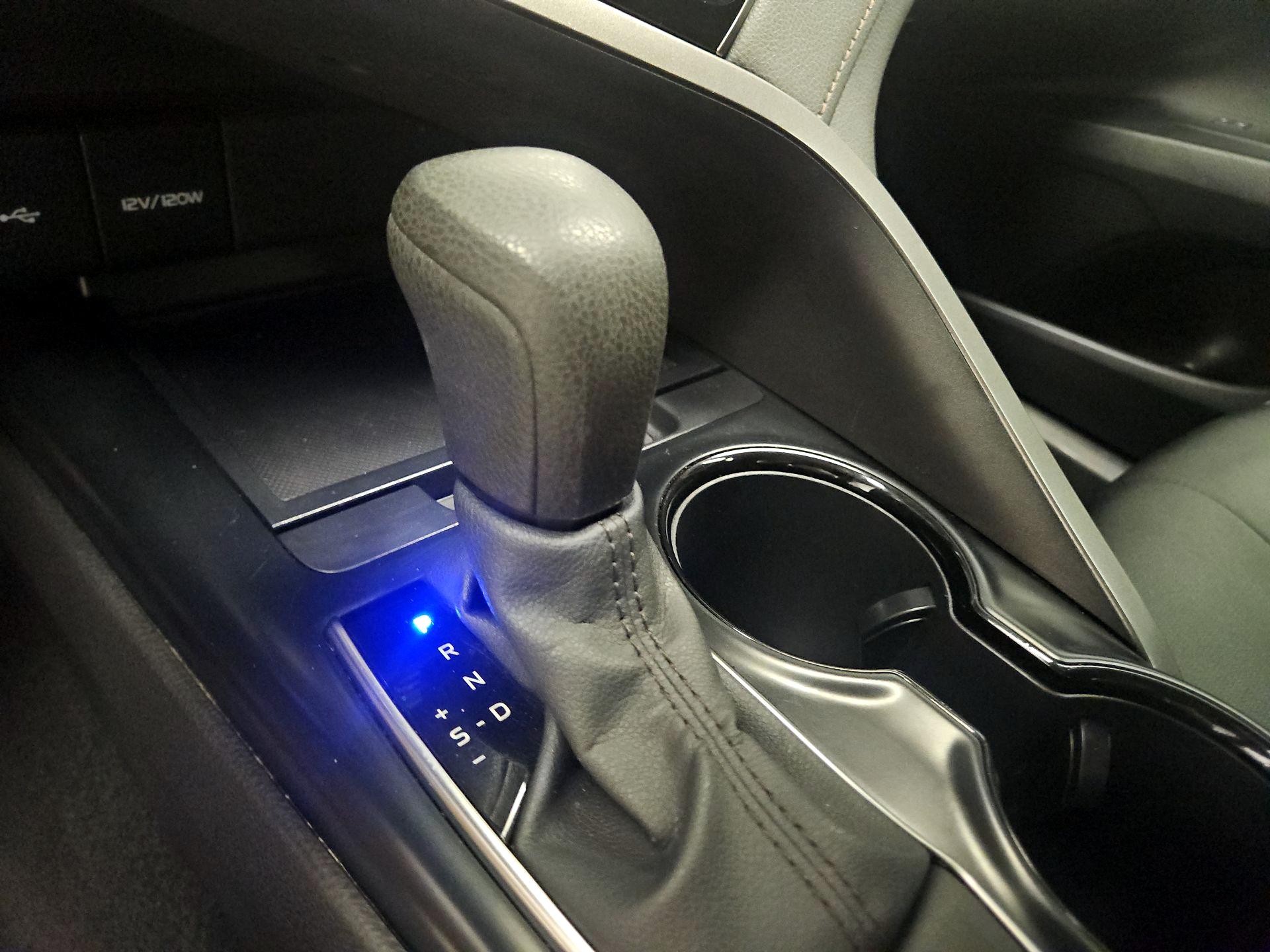 Thumbnail: 2020 Toyota Camry - 17