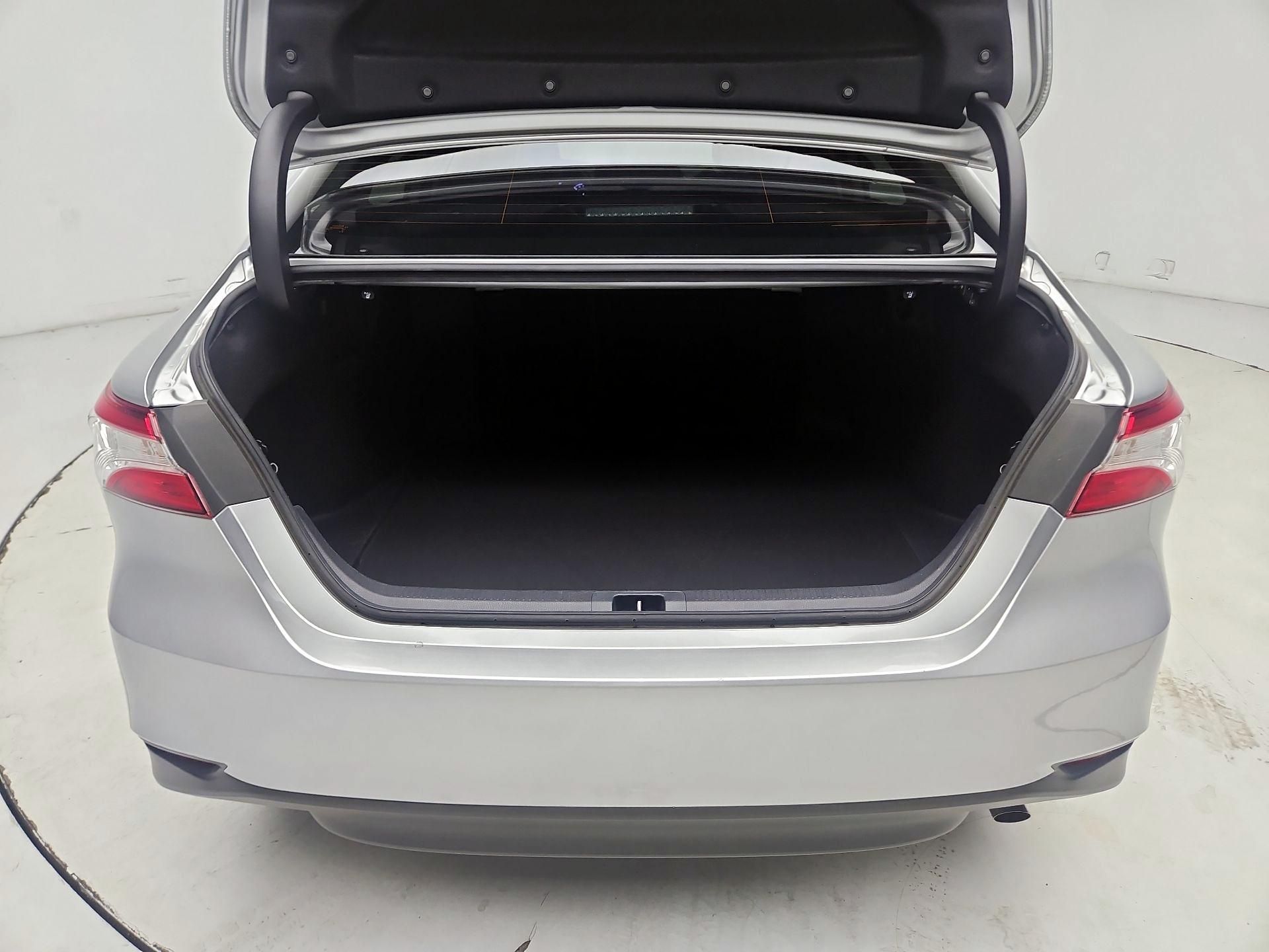 Thumbnail: 2020 Toyota Camry - 20