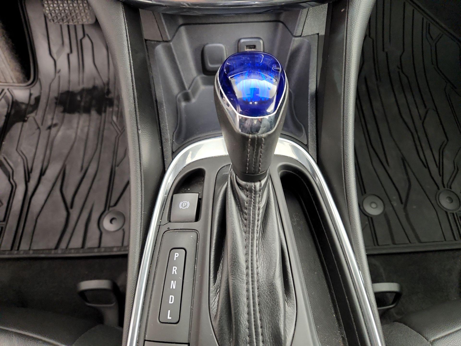 Thumbnail: 2016 Chevrolet Volt - 17