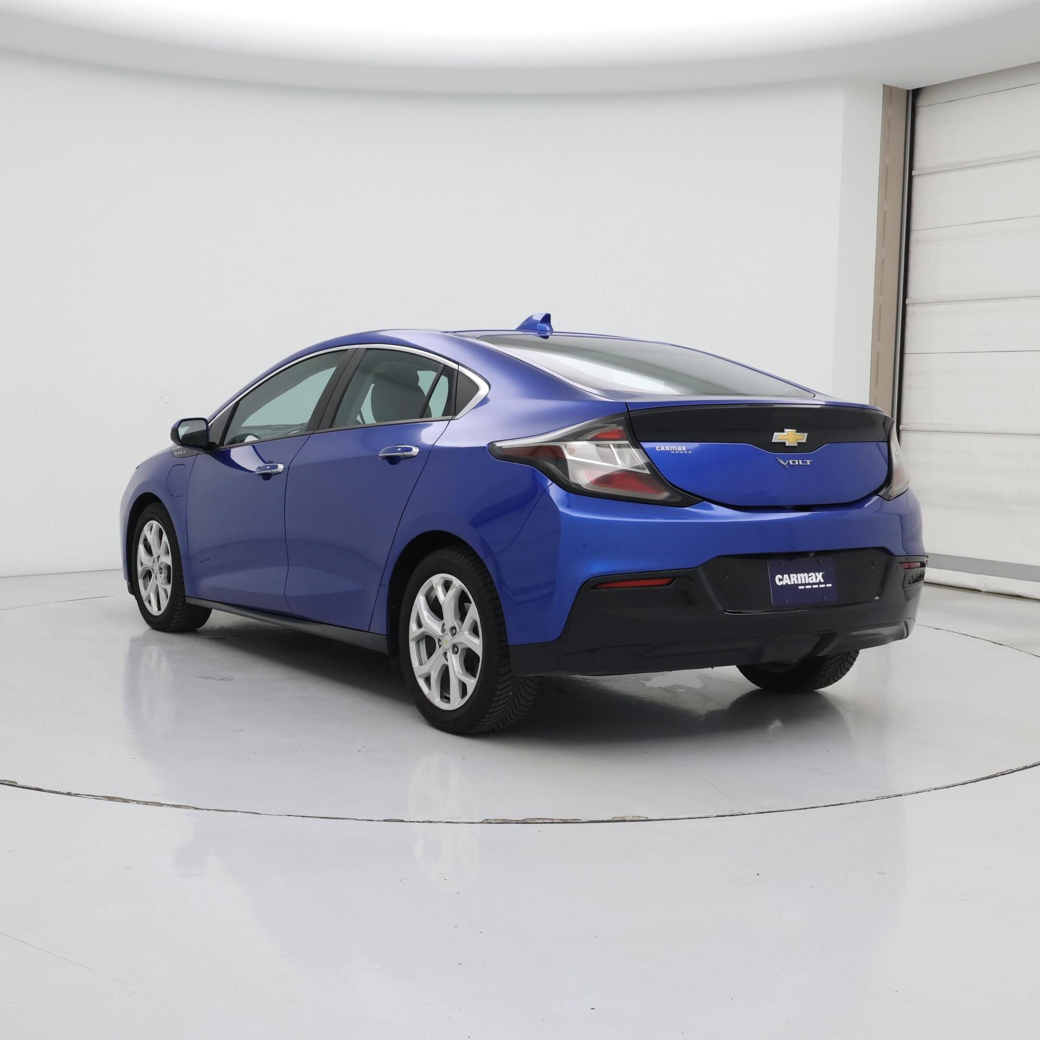 Thumbnail: 2016 Chevrolet Volt - 2