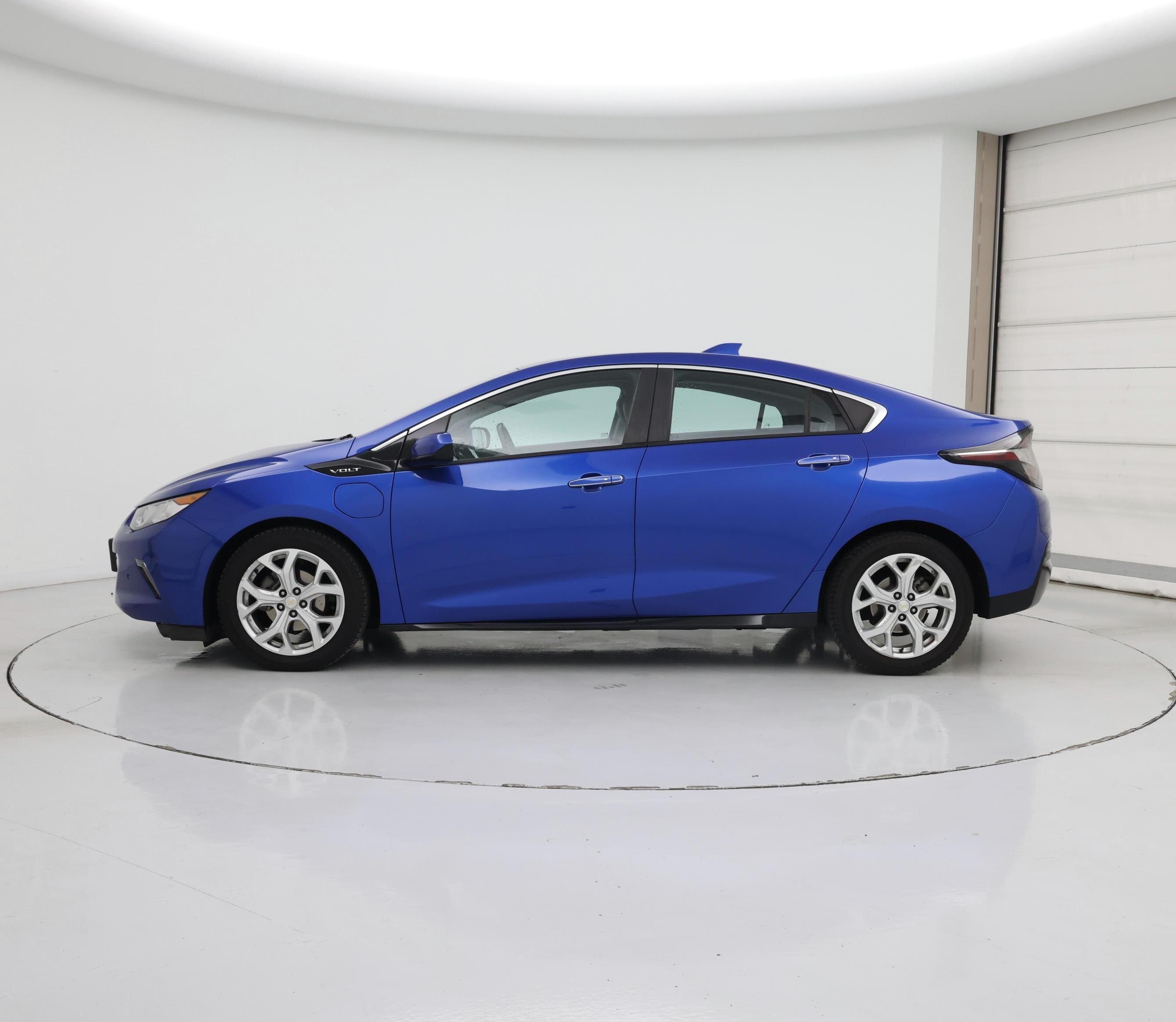 Thumbnail: 2016 Chevrolet Volt - 3