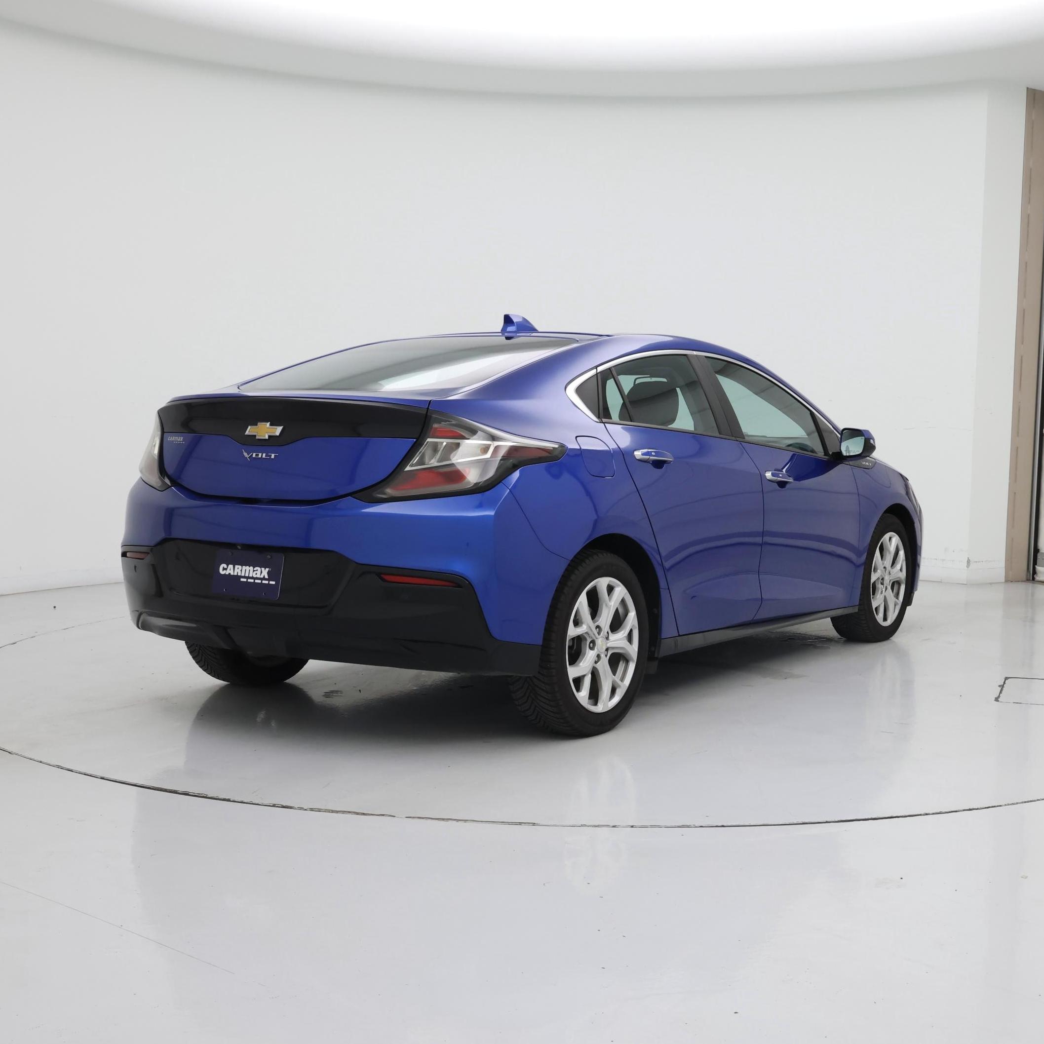 Thumbnail: 2016 Chevrolet Volt - 8