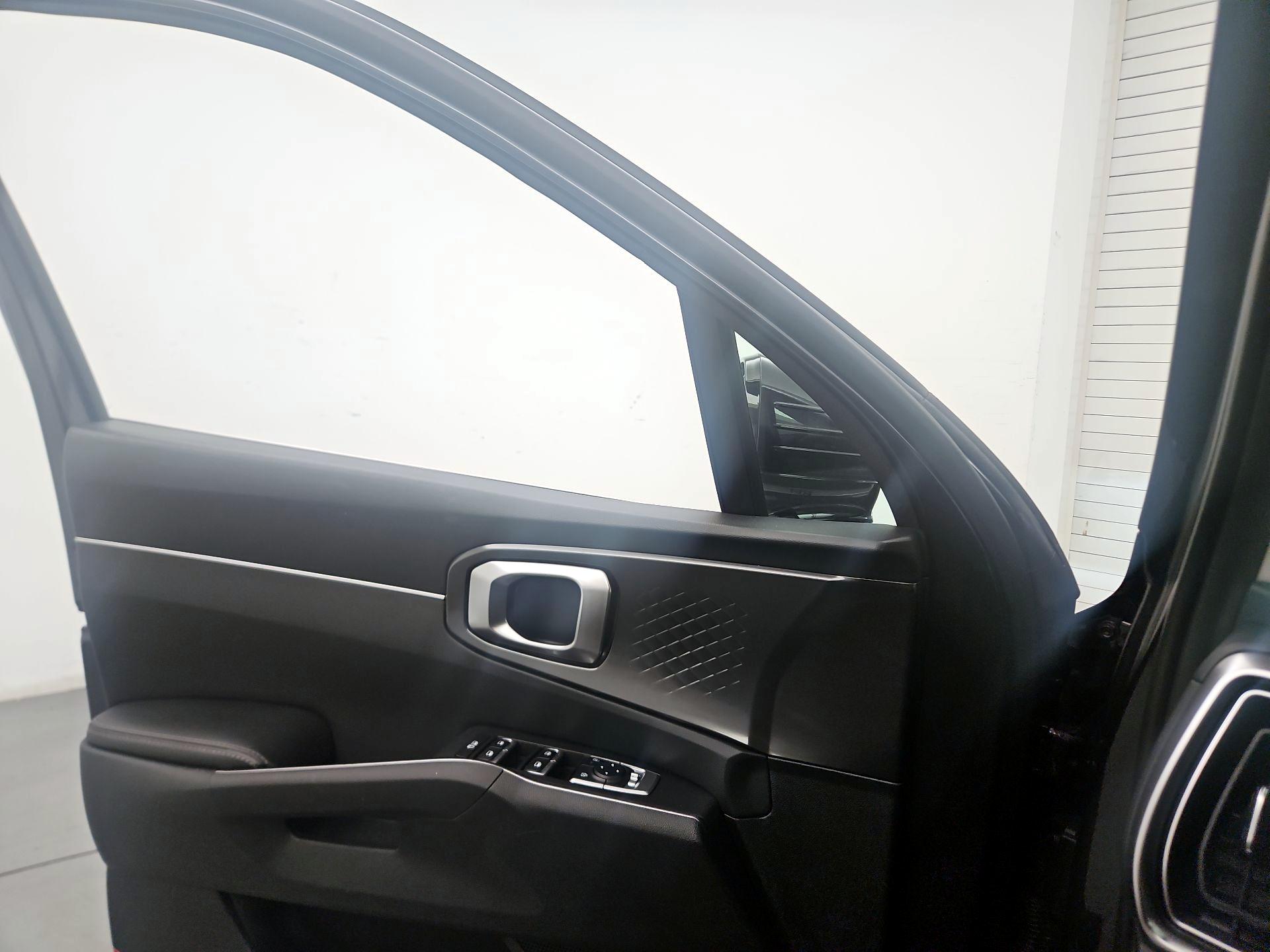 Thumbnail: 2025 Kia Sorento - 12