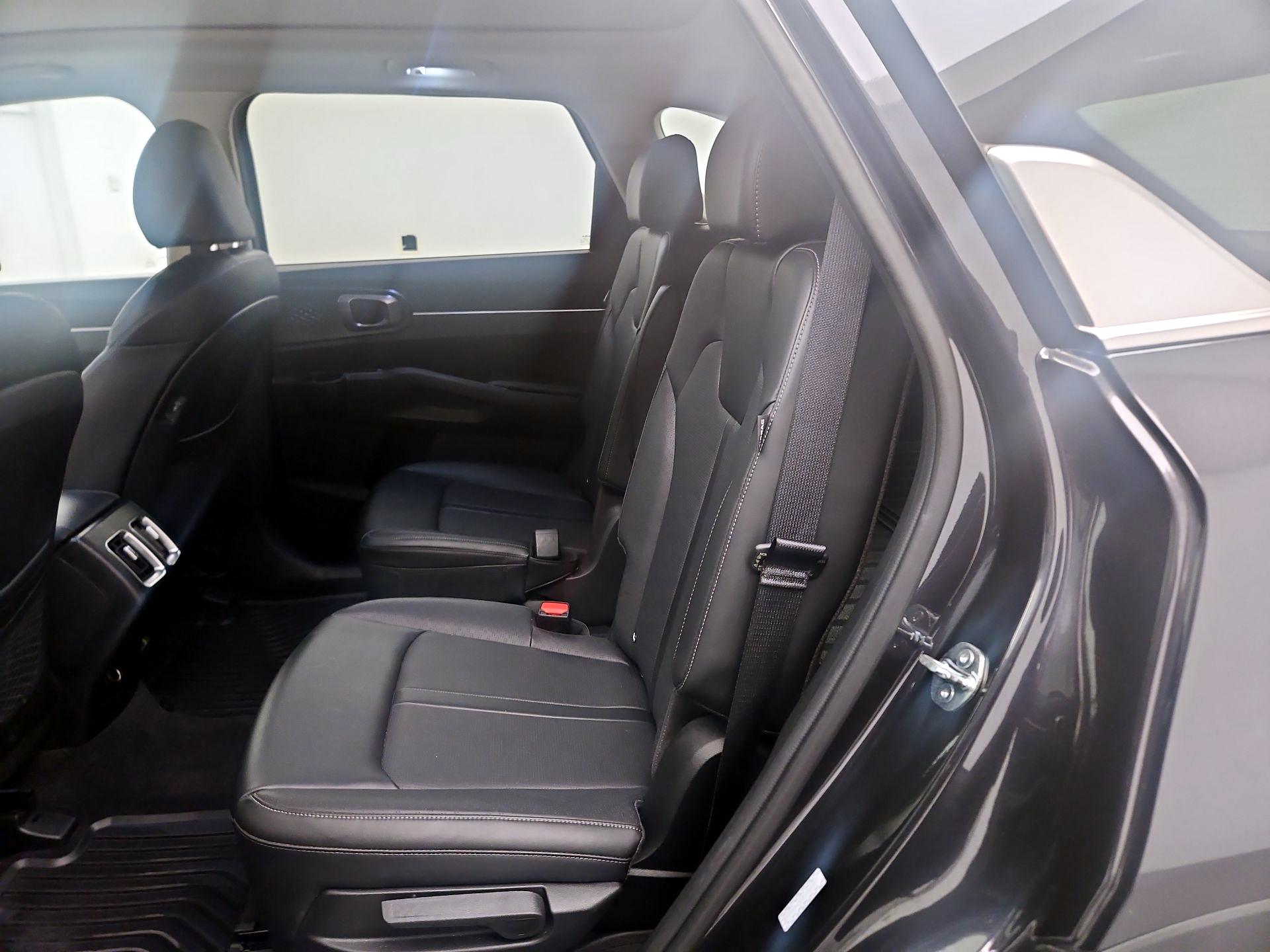 Thumbnail: 2025 Kia Sorento - 16