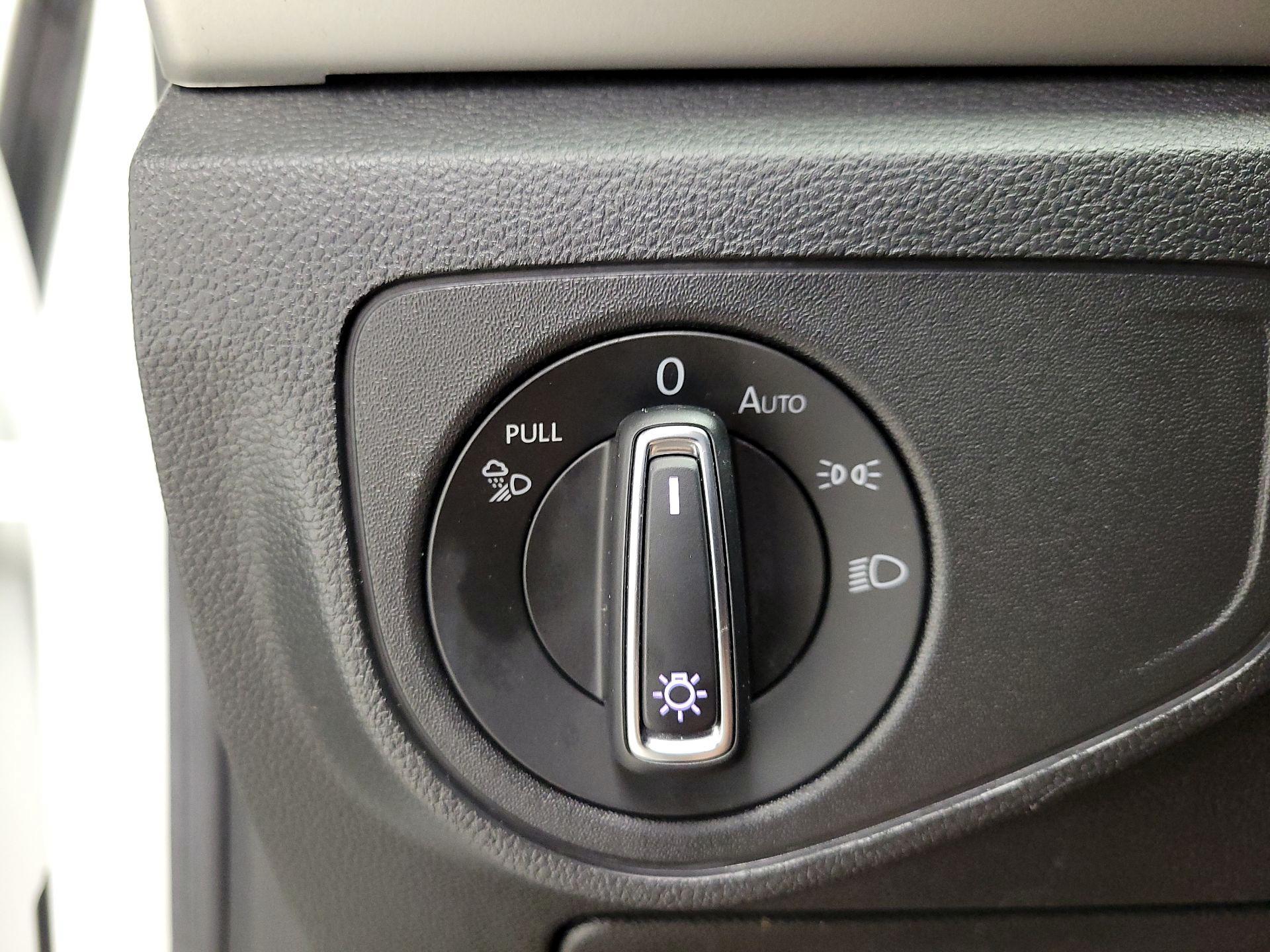 Thumbnail: 2023 Volkswagen Atlas - 13