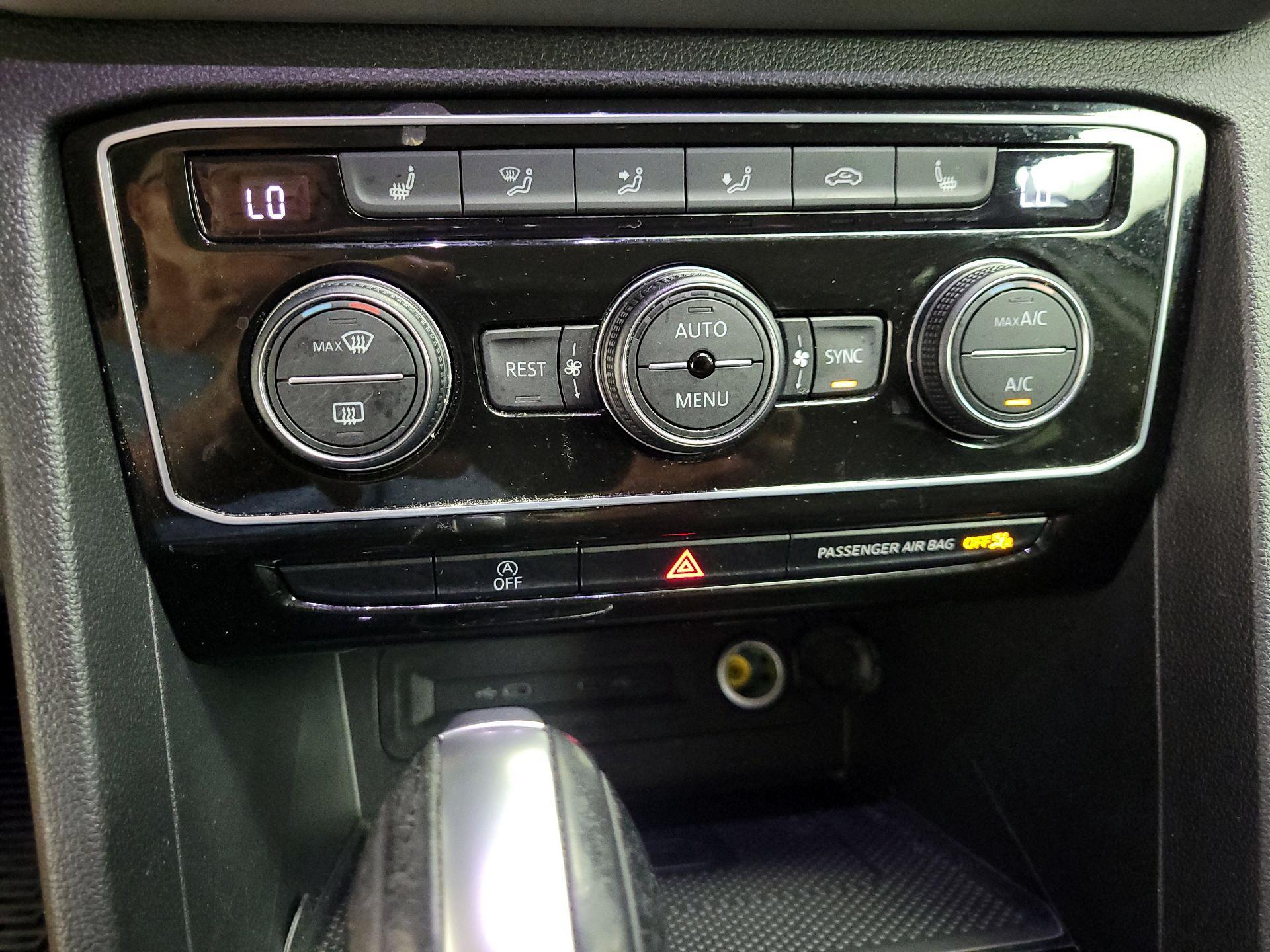 Thumbnail: 2023 Volkswagen Atlas - 17