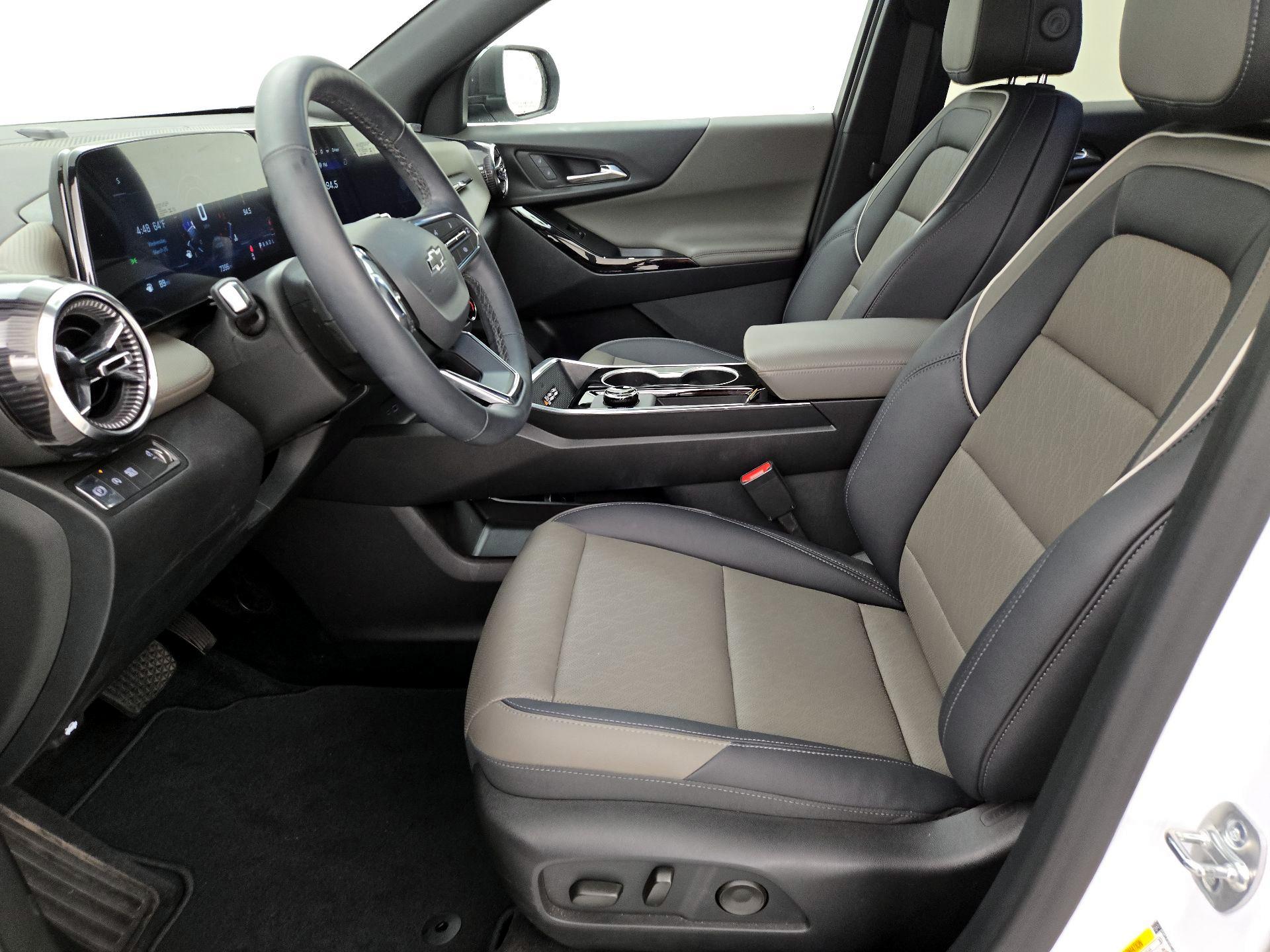 Thumbnail: 2026 Chevrolet Equinox - 11