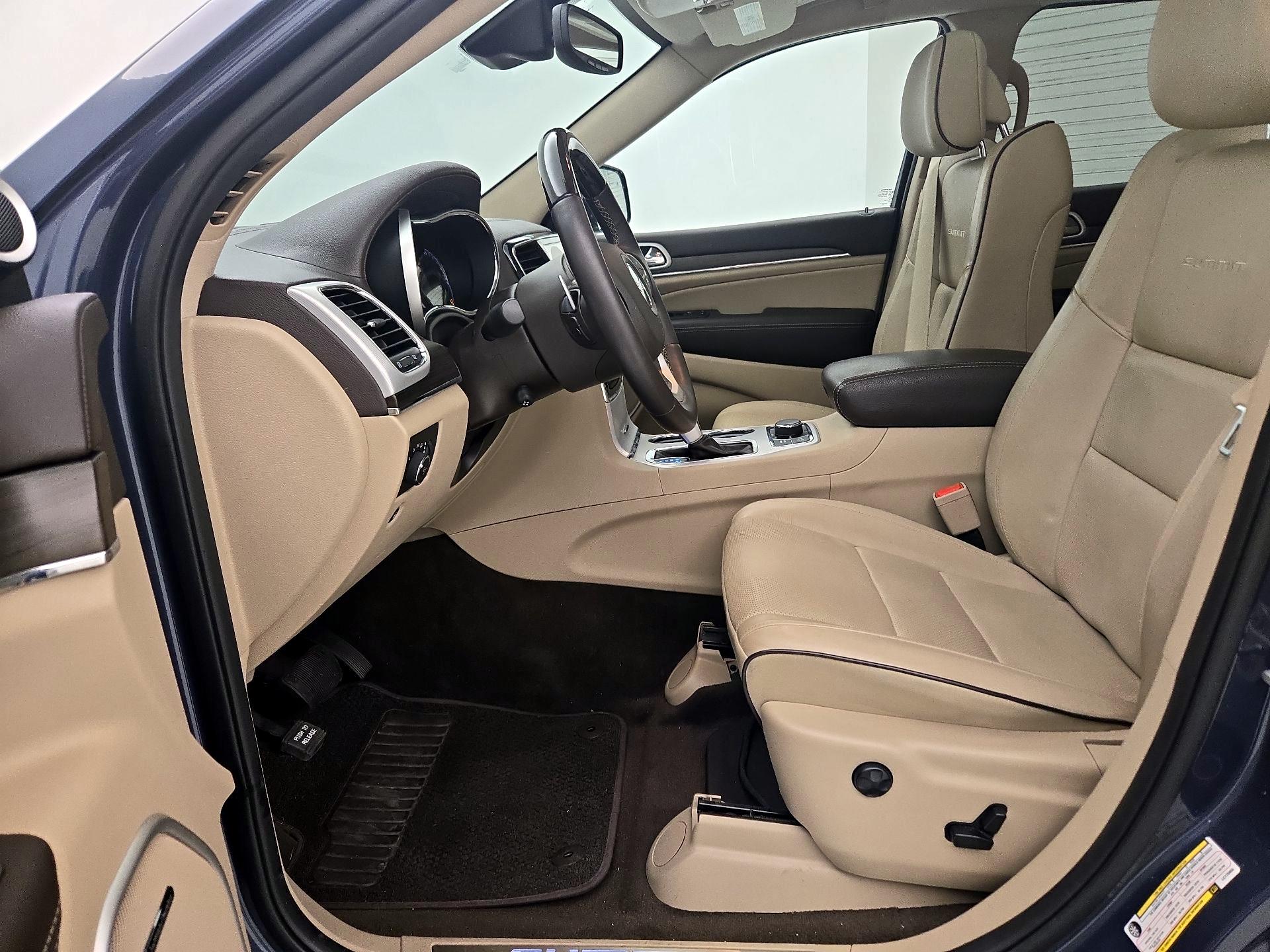 Thumbnail: 2020 Jeep Grand Cherokee - 11