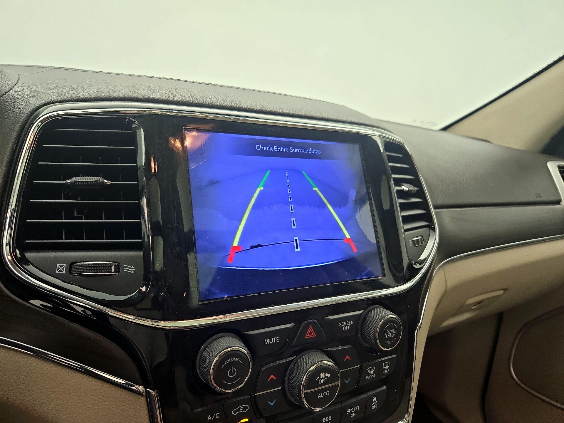 Thumbnail: 2020 Jeep Grand Cherokee - 15