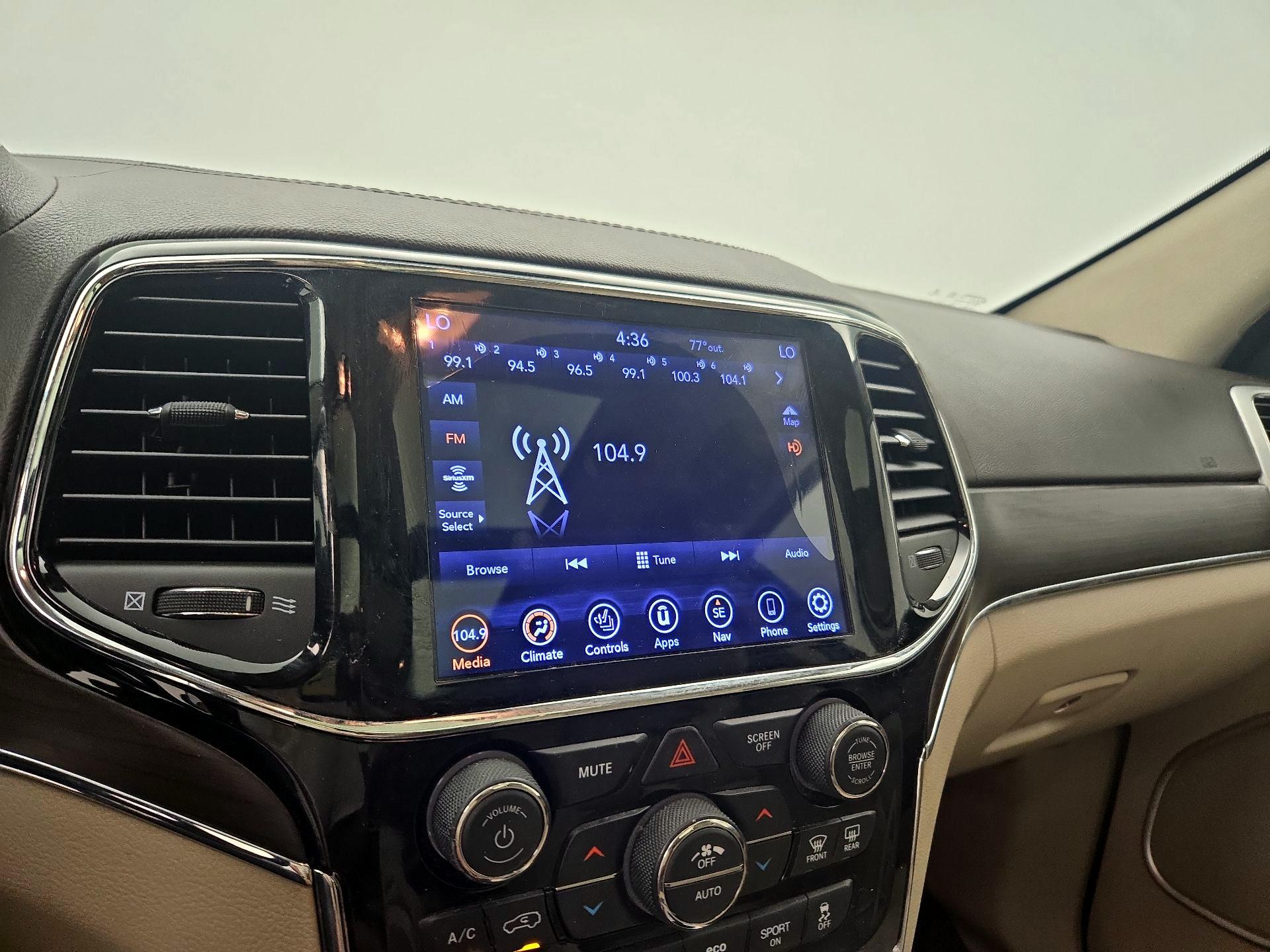 Thumbnail: 2020 Jeep Grand Cherokee - 16