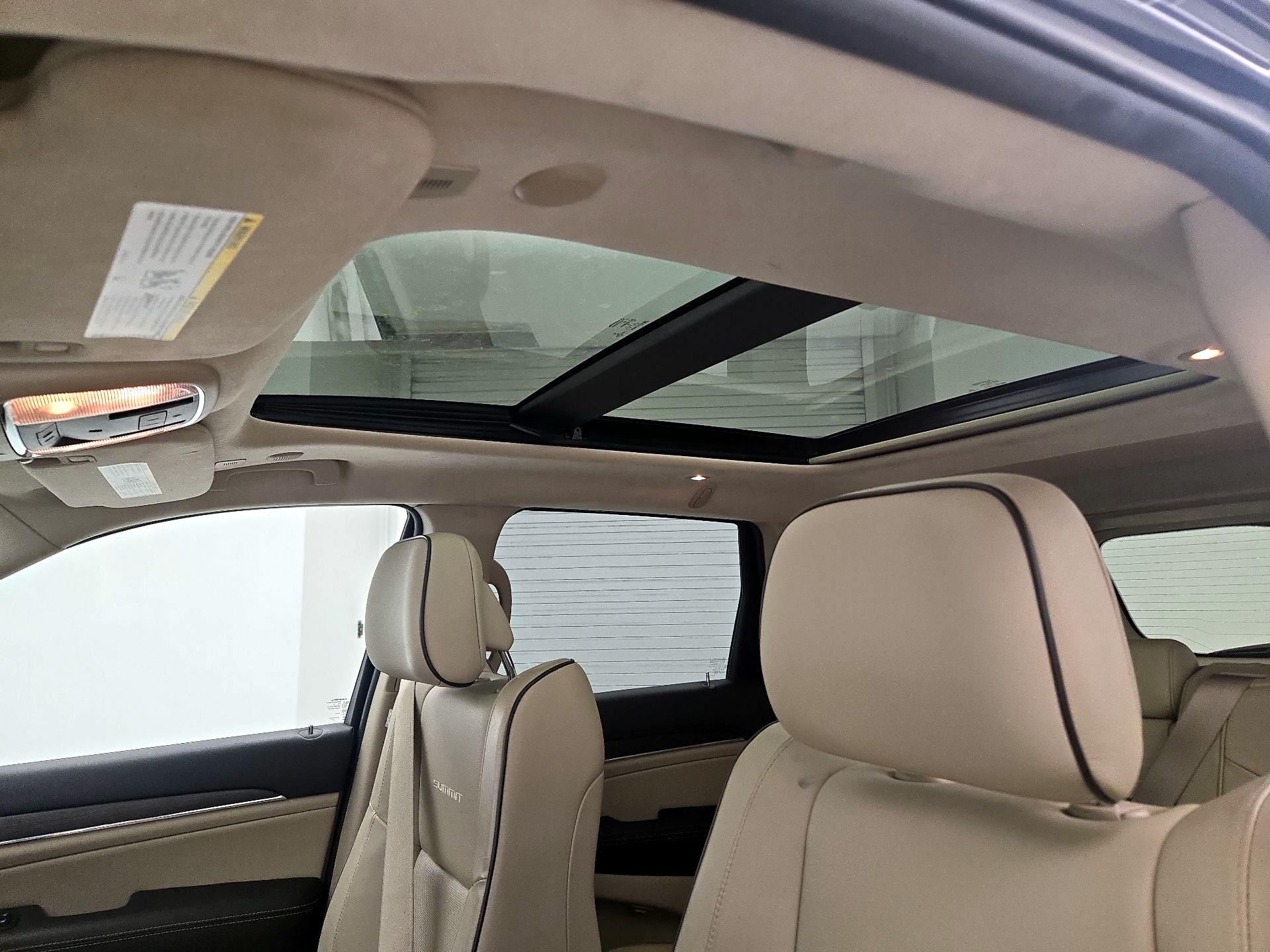 Thumbnail: 2020 Jeep Grand Cherokee - 20