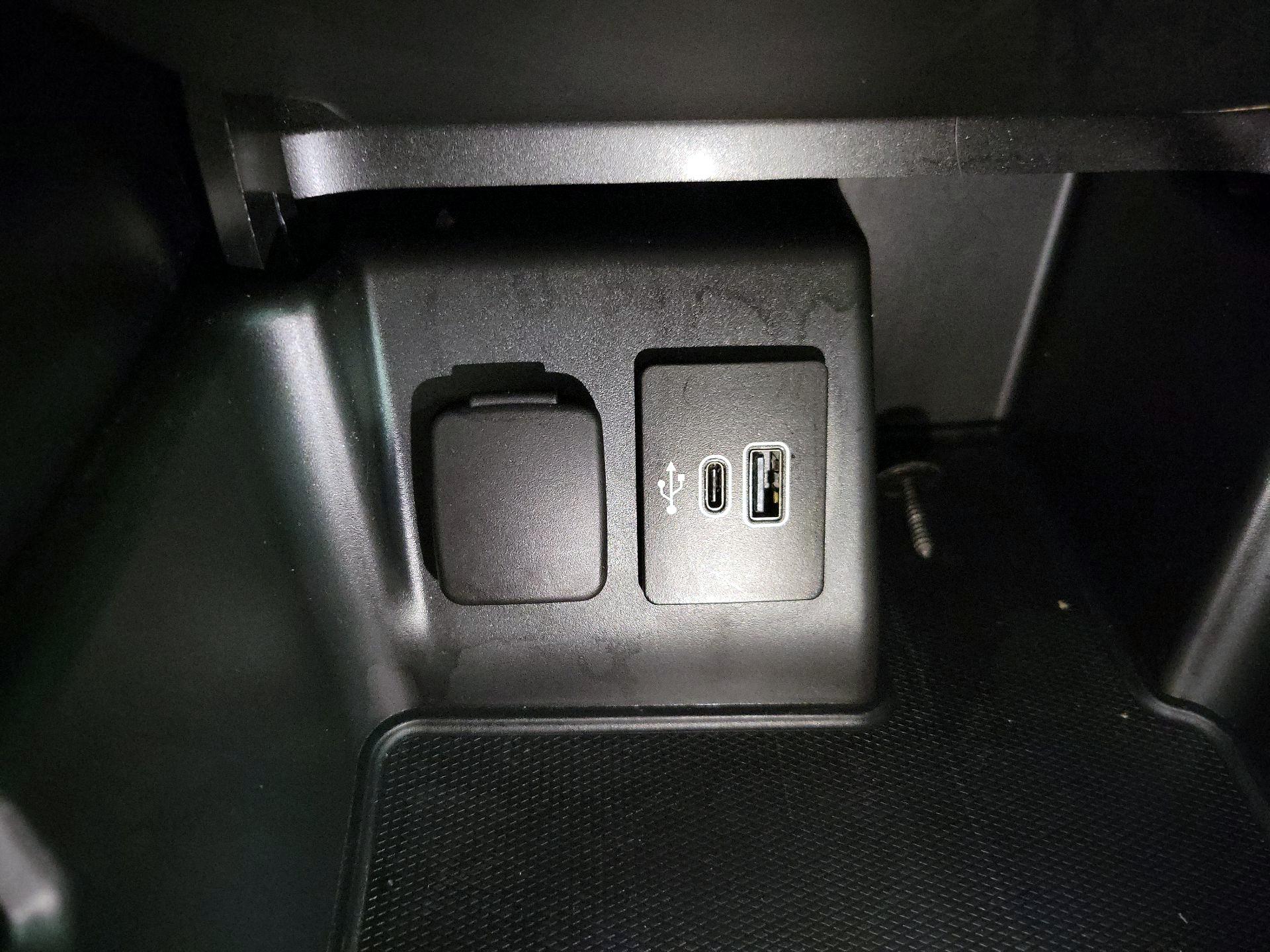 Thumbnail: 2025 Ford Explorer - 18